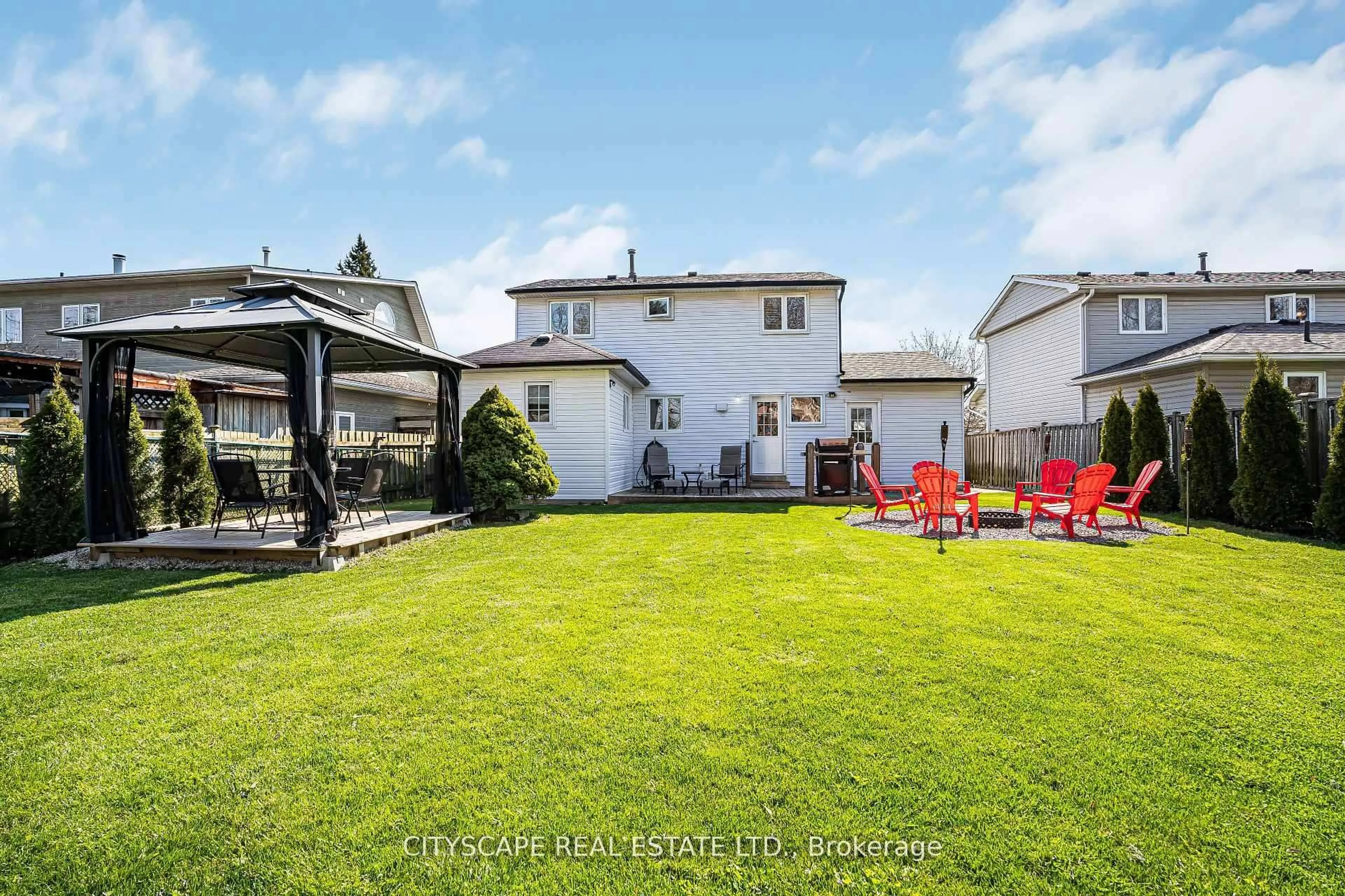 Patio, street for 864 Cabot Tr, Milton Ontario L9T 3S8