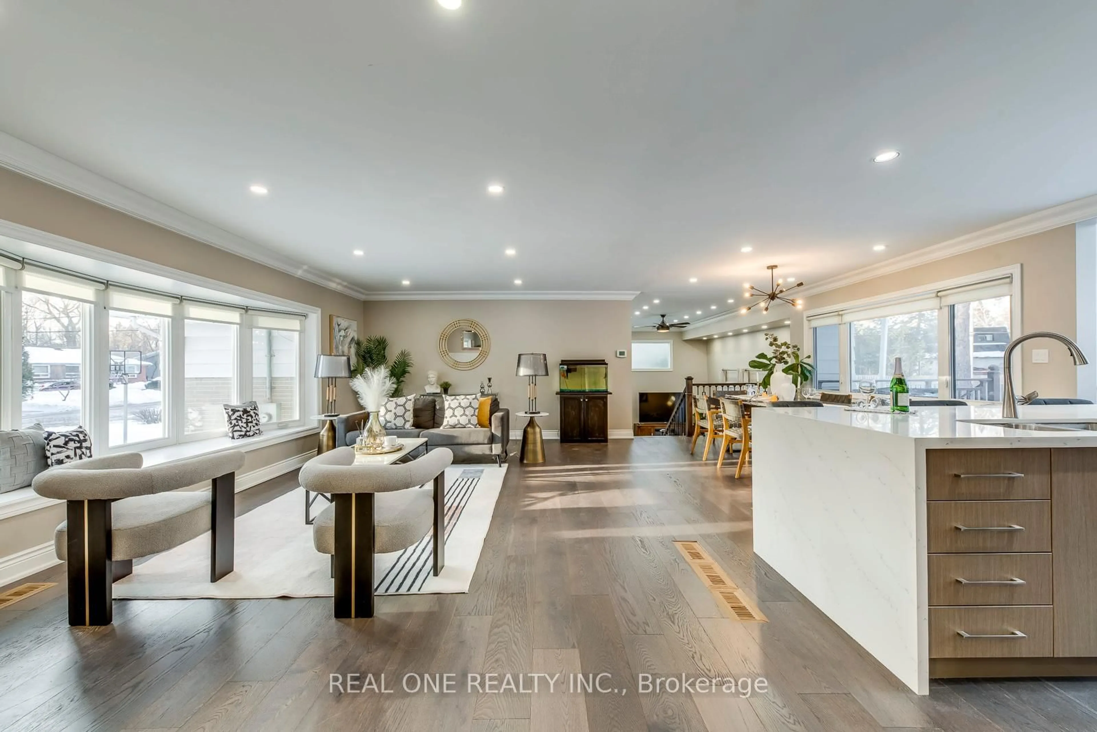 Open concept kitchen, unknown for 1399 Chriseden Dr, Mississauga Ontario L5H 1V1