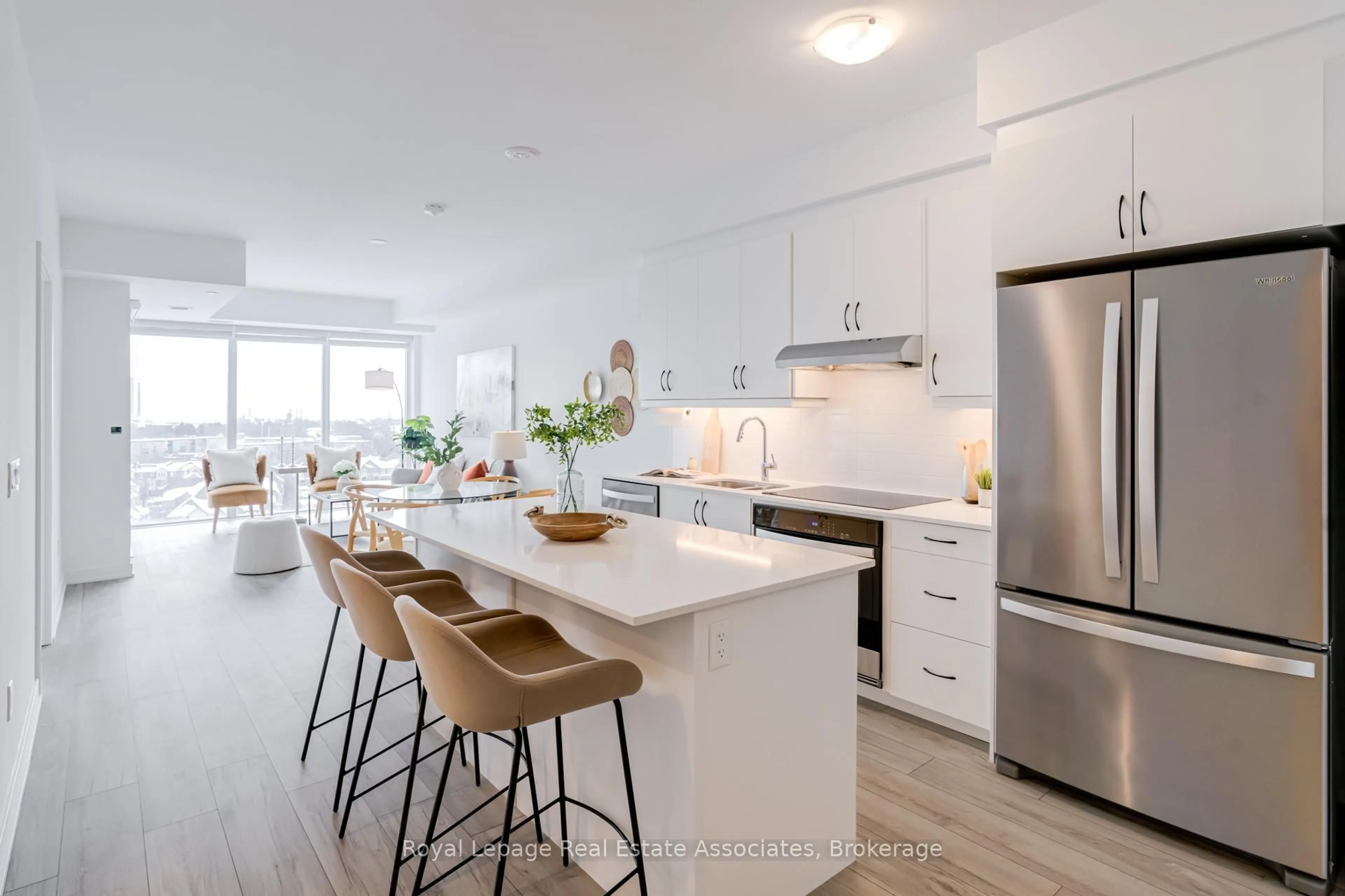 Open concept kitchen, unknown for 1035 Southdown Rd #1004, Mississauga Ontario L5J 0A3