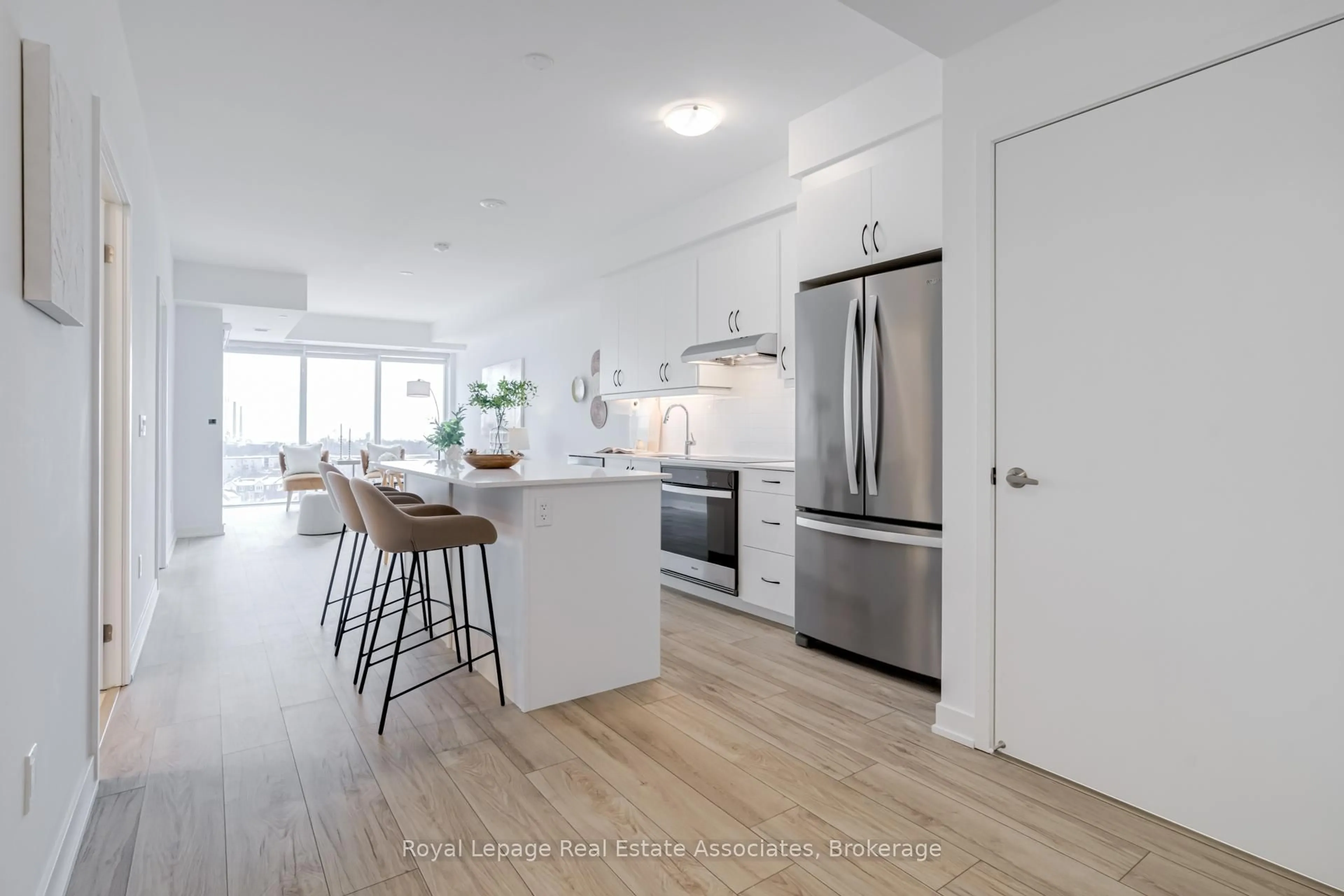 Open concept kitchen, unknown for 1035 Southdown Rd #1004, Mississauga Ontario L5J 0A3