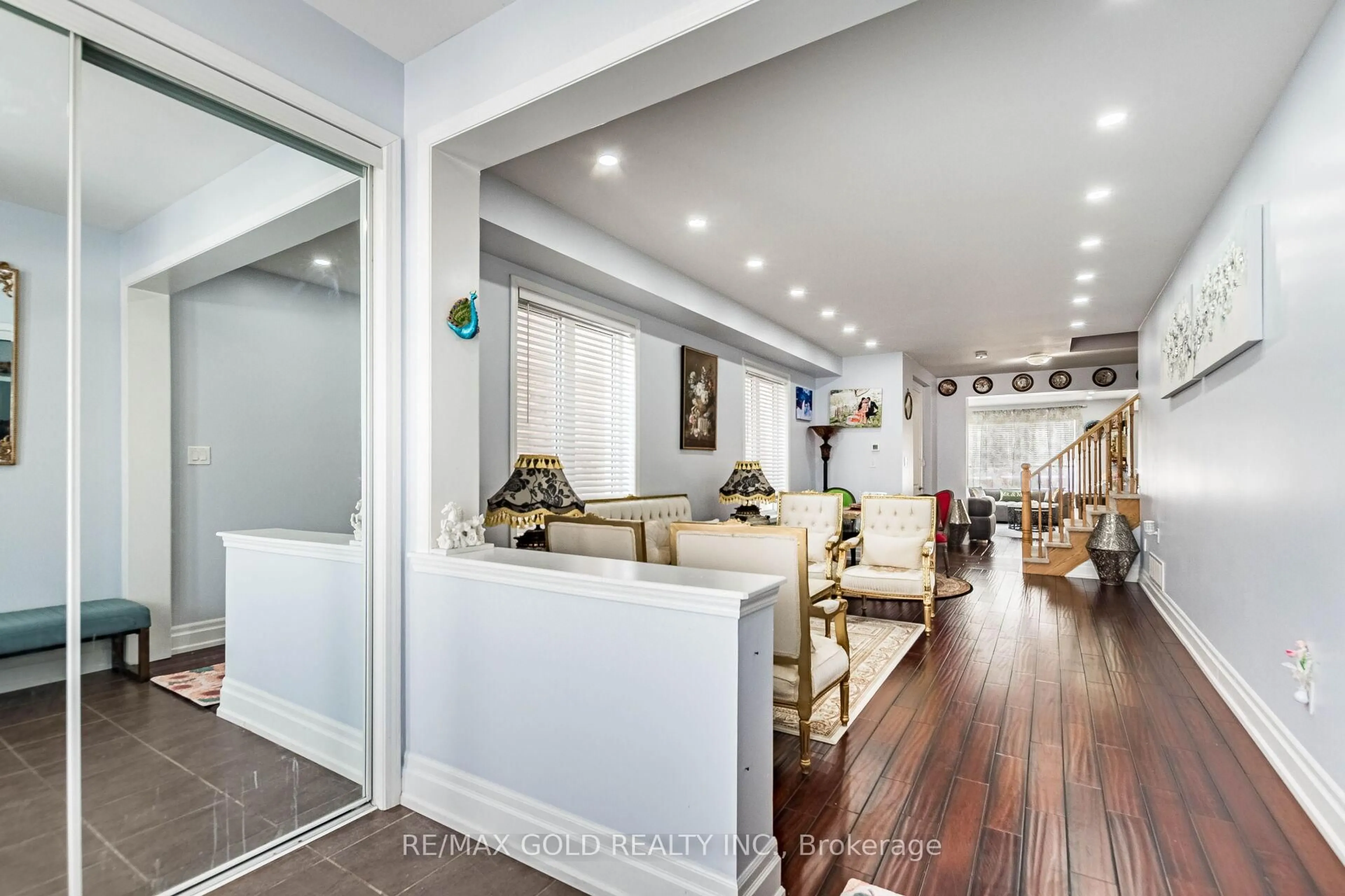 Indoor foyer for 17 Redfern St, Brampton Ontario L7A 0H1