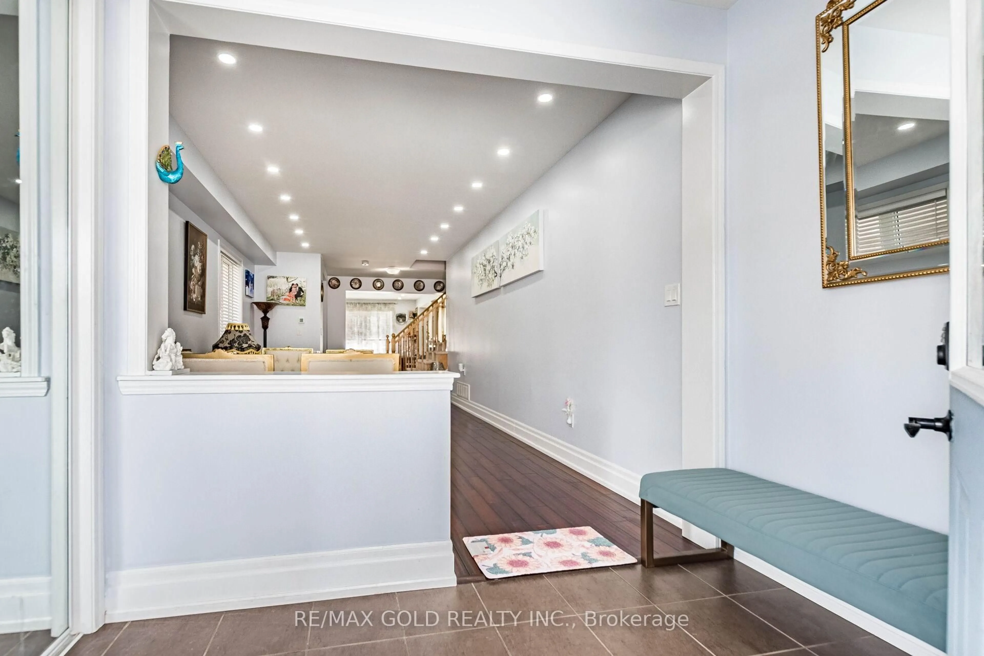 Indoor entryway for 17 Redfern St, Brampton Ontario L7A 0H1