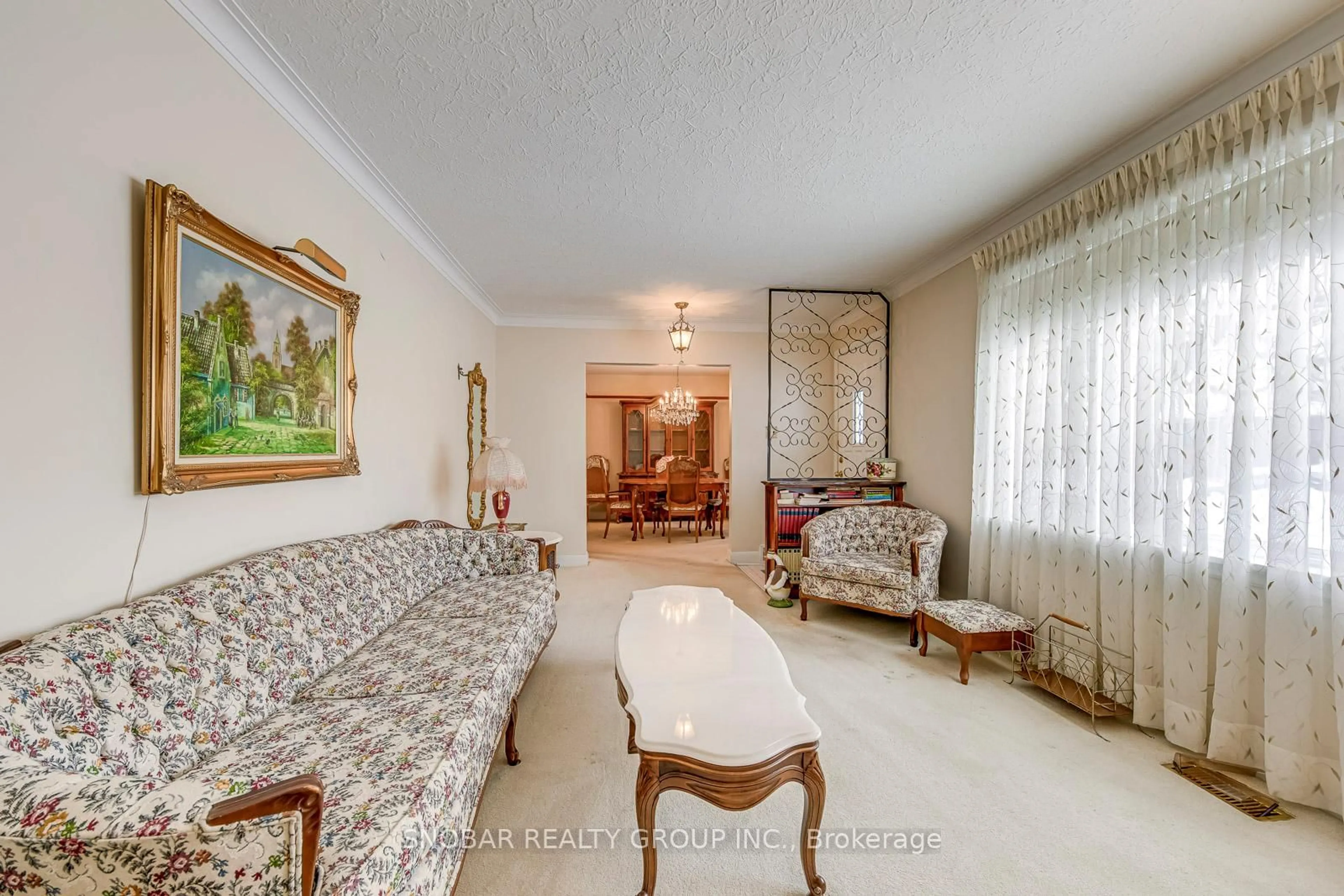 Living room with furniture, unknown for 20 Meadow Lane Ave, Toronto Ontario M3L 1C1