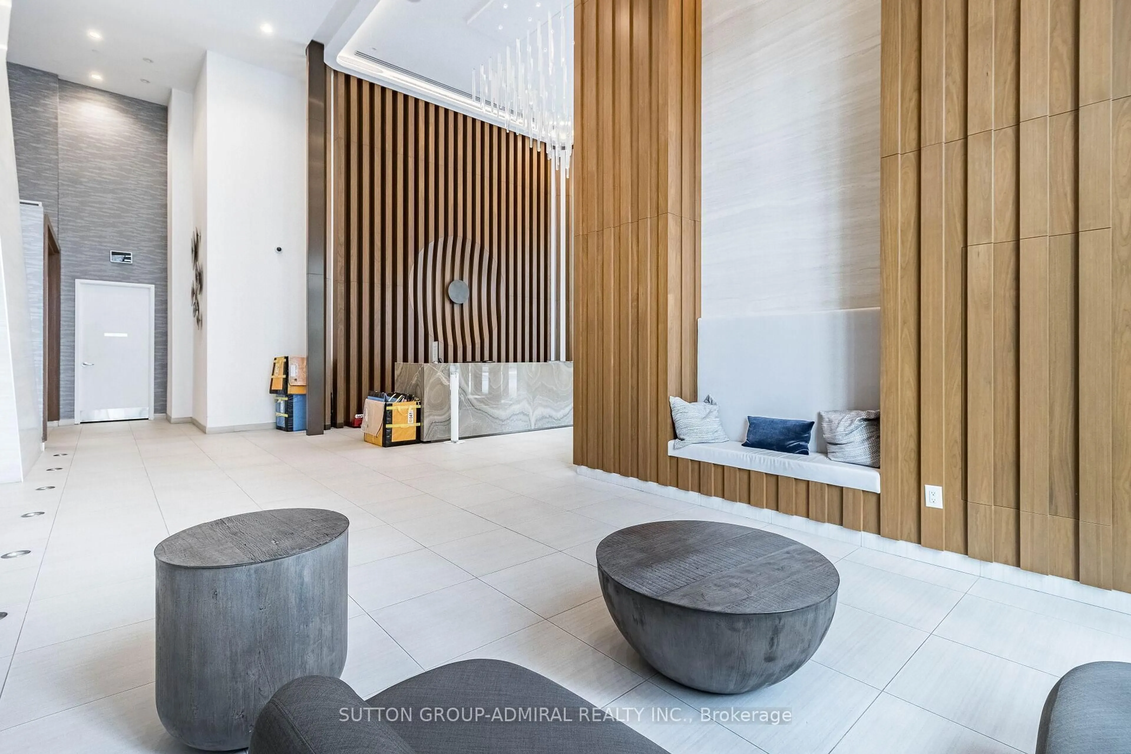 Unknown for 70 Annie Craig Dr #1704, Toronto Ontario M8V 0G2