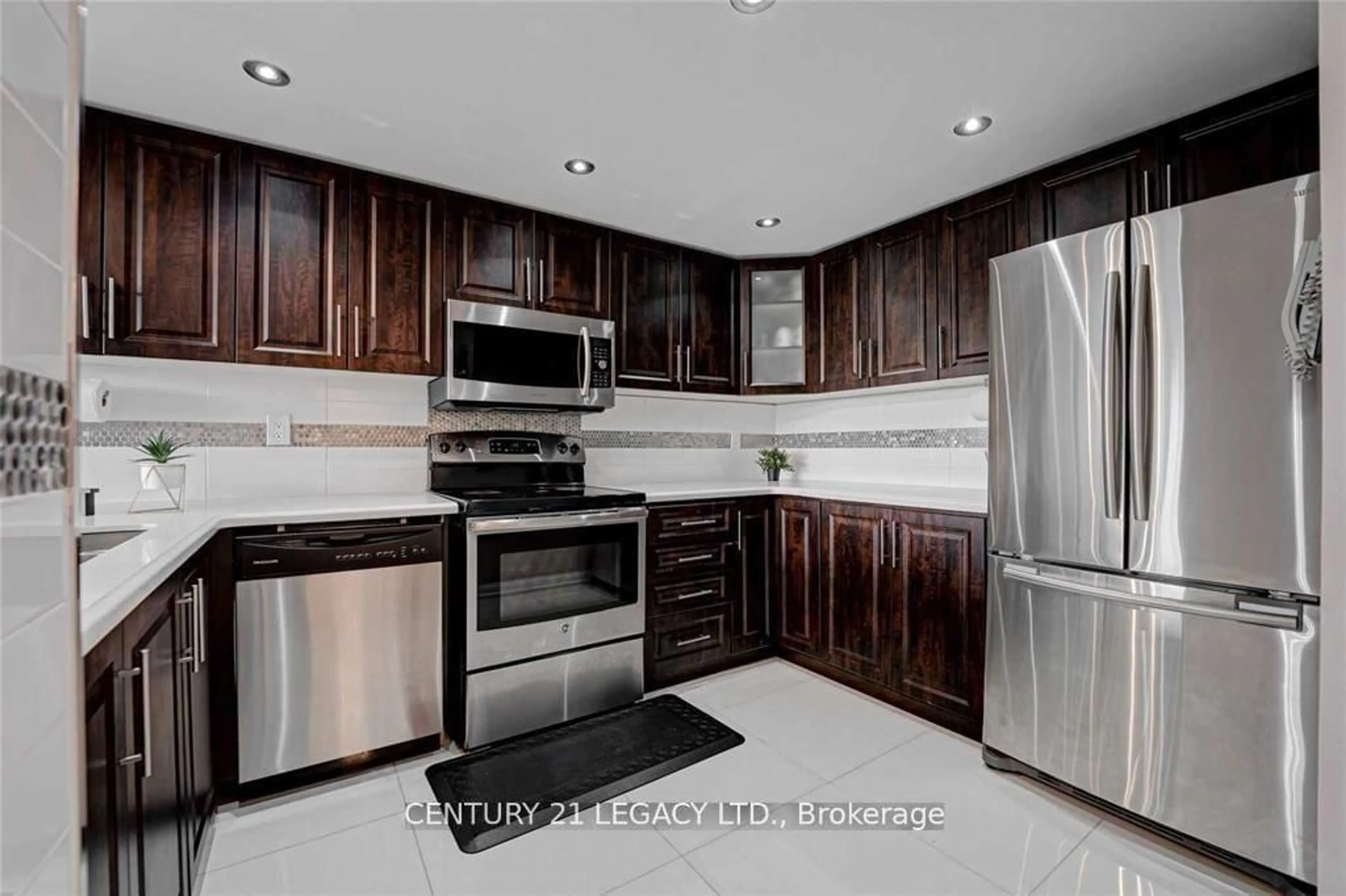 Standard kitchen, ceramic/tile floor for 24 Hanover Rd #408, Brampton Ontario L6S 5K8