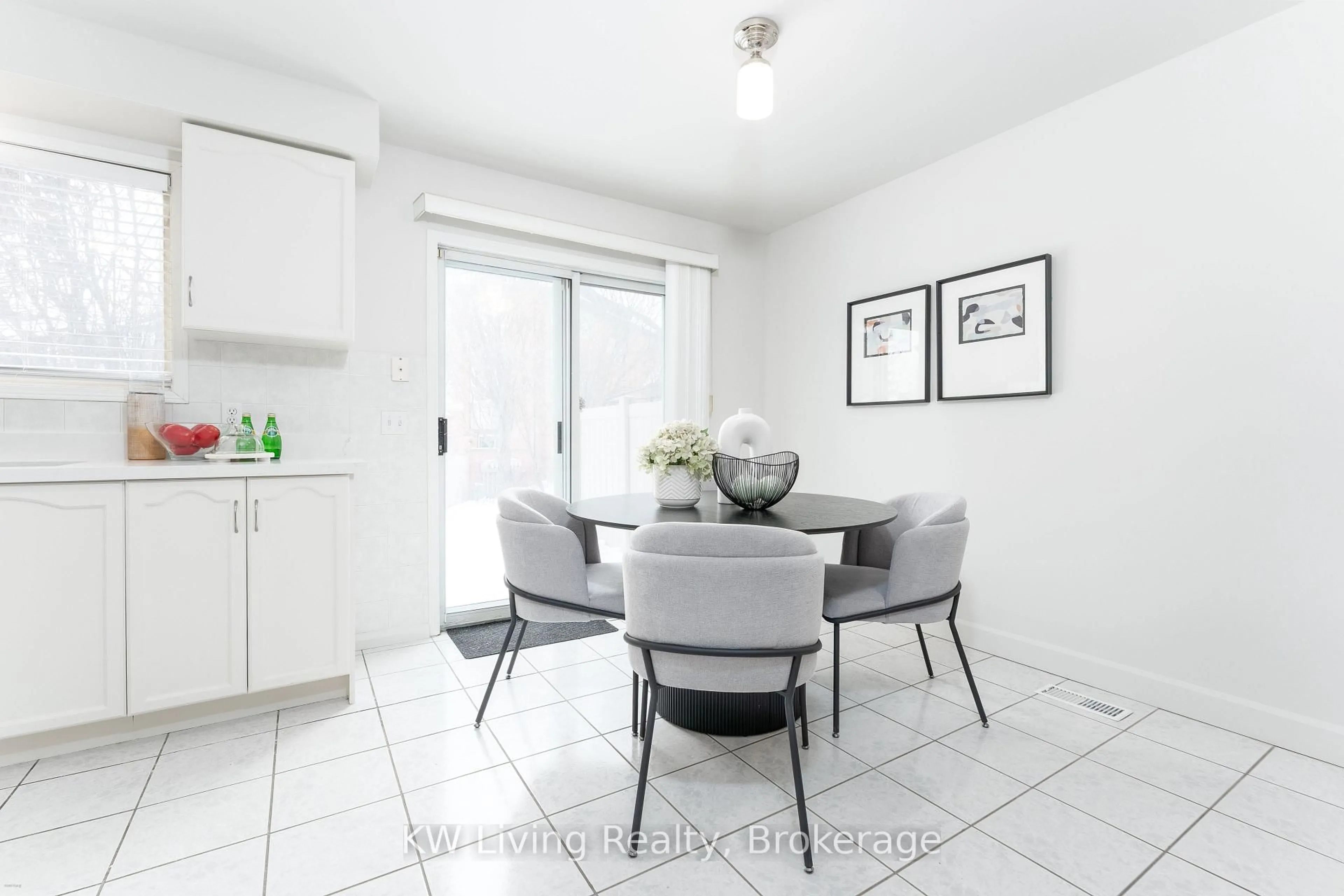 Dining room, ceramic/tile floor for 180 Forum Dr #6, Mississauga Ontario L4Z 3Y2