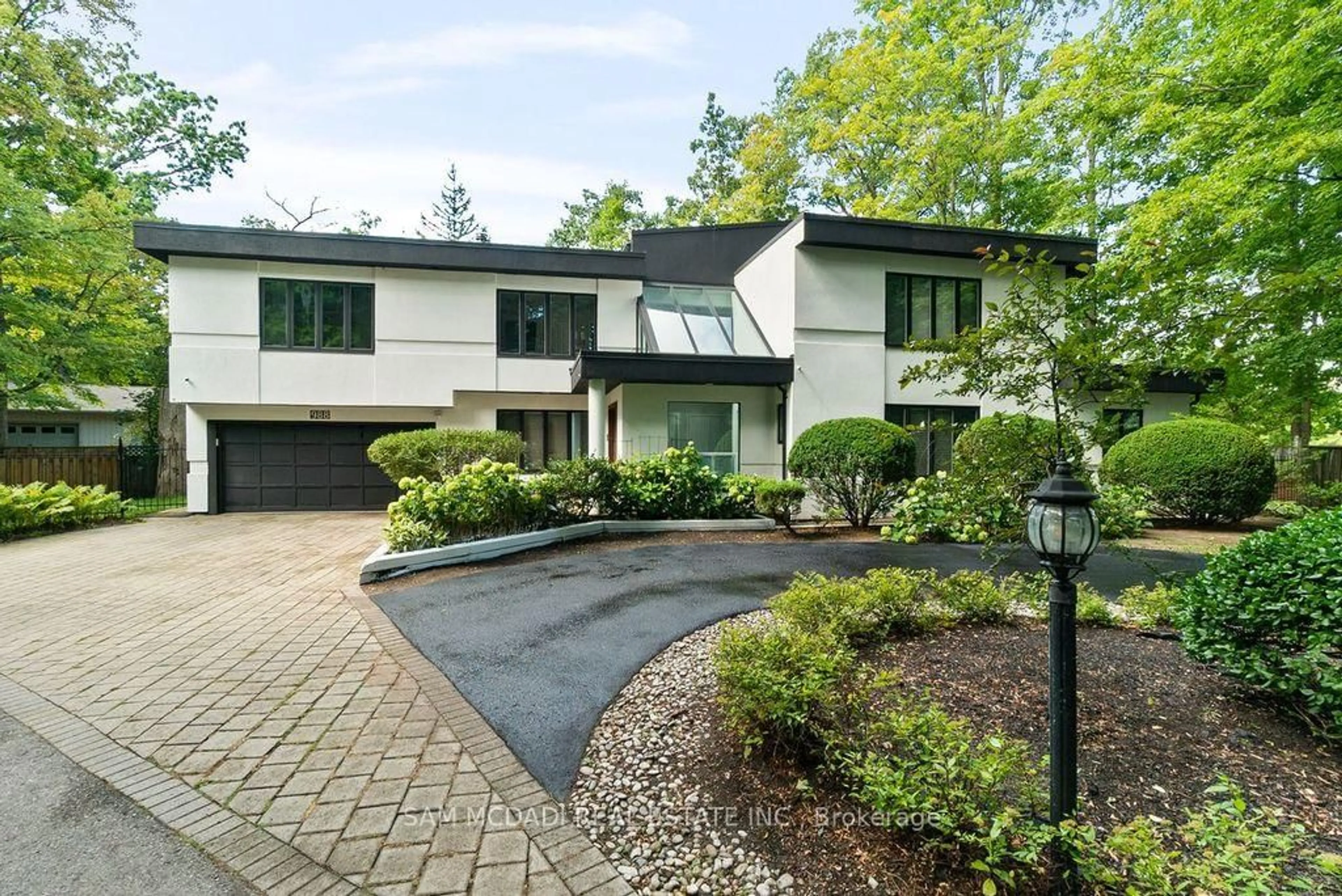 Home with brick exterior material, street for 988 Tennyson Ave, Mississauga Ontario L5H 2Z1