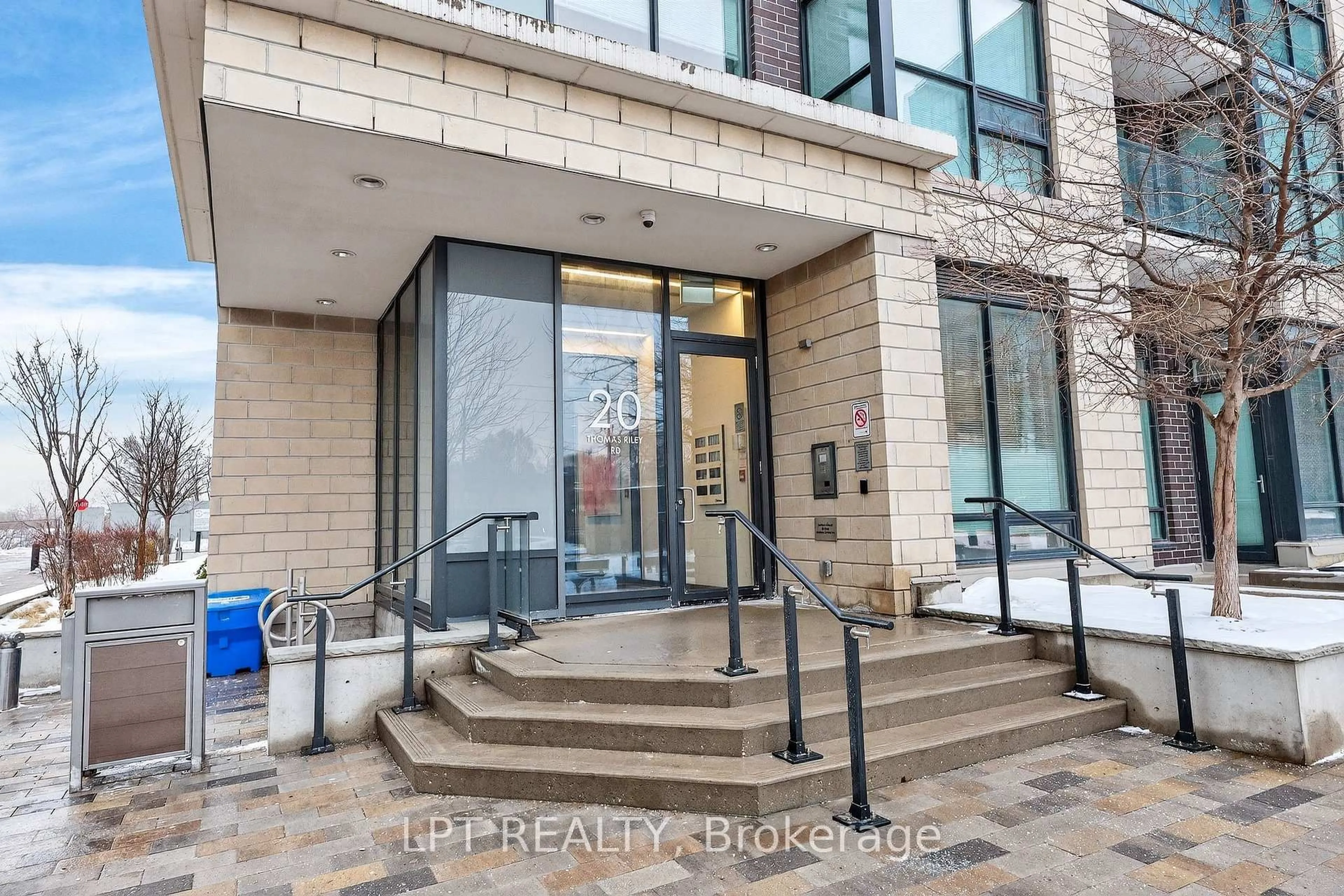 Indoor entryway for 20 Thomas Riley Rd #2309, Toronto Ontario M9B 0C3