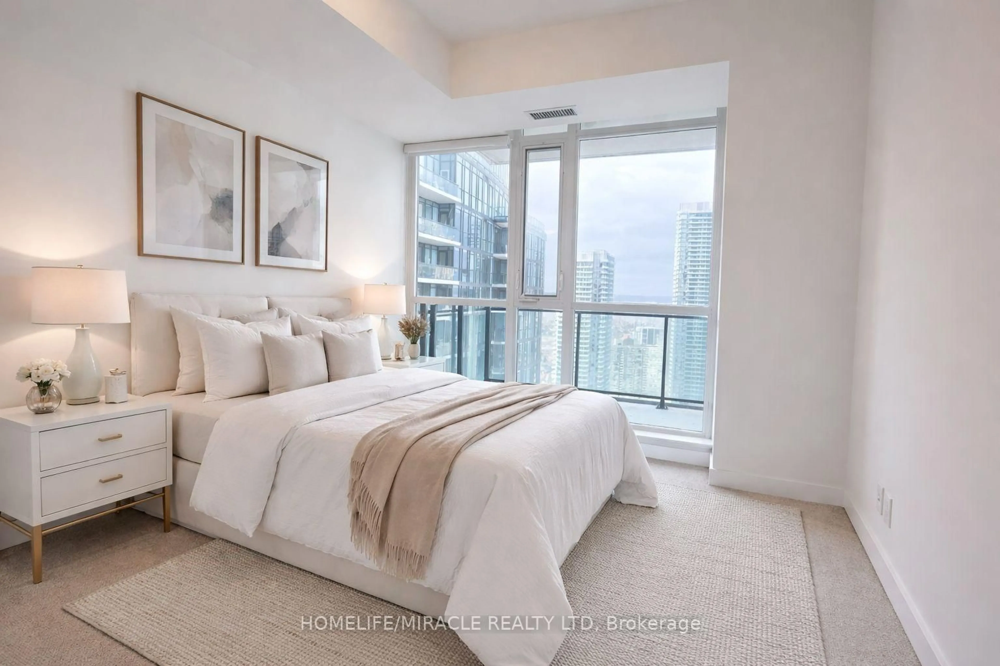 Bedroom with bed, unknown for 4070 Confederation Pkwy #3408, Mississauga Ontario L5B 0E9