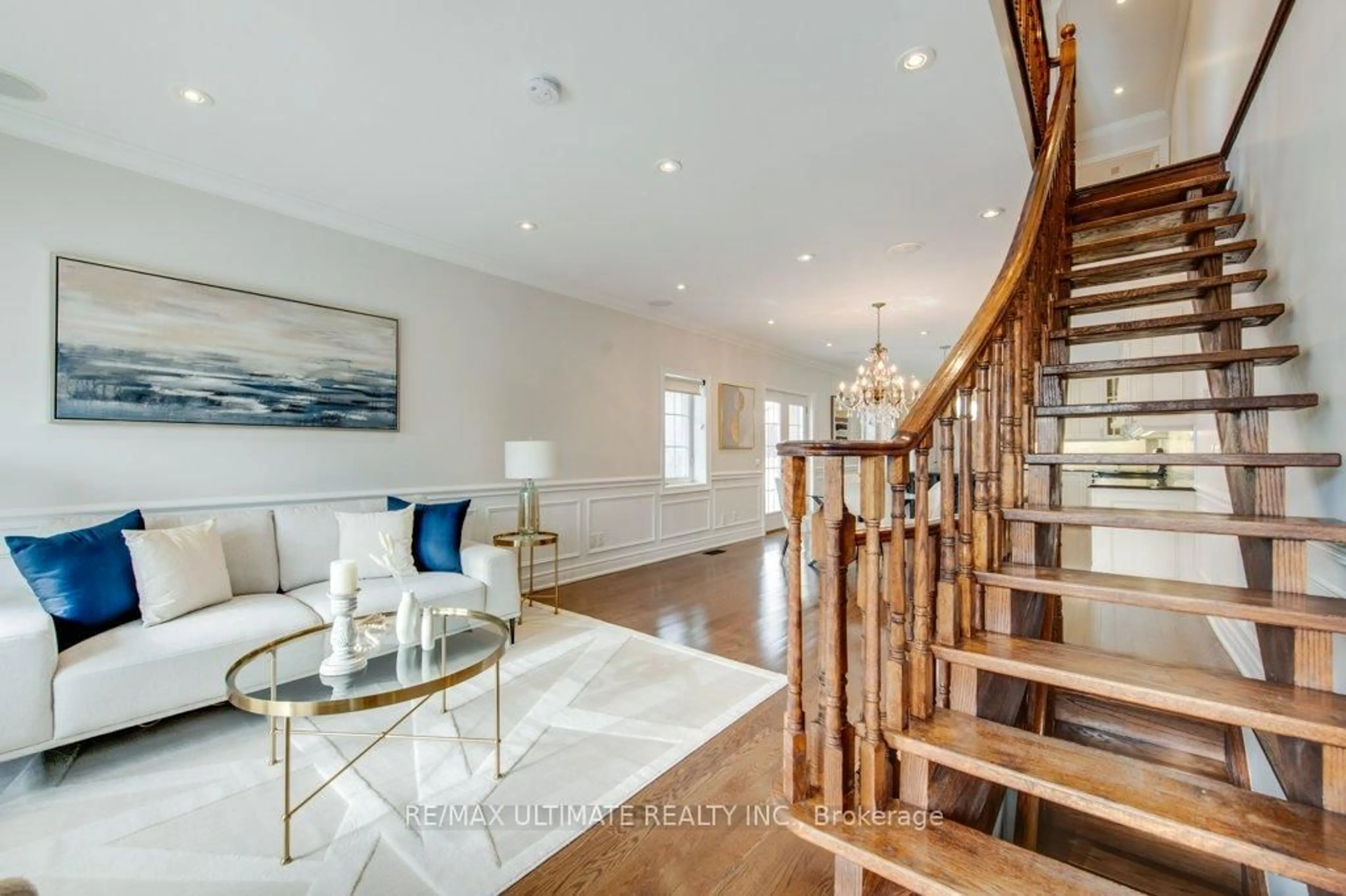 Stairs for 62 Teignmouth Ave, Toronto Ontario M6E 1S9