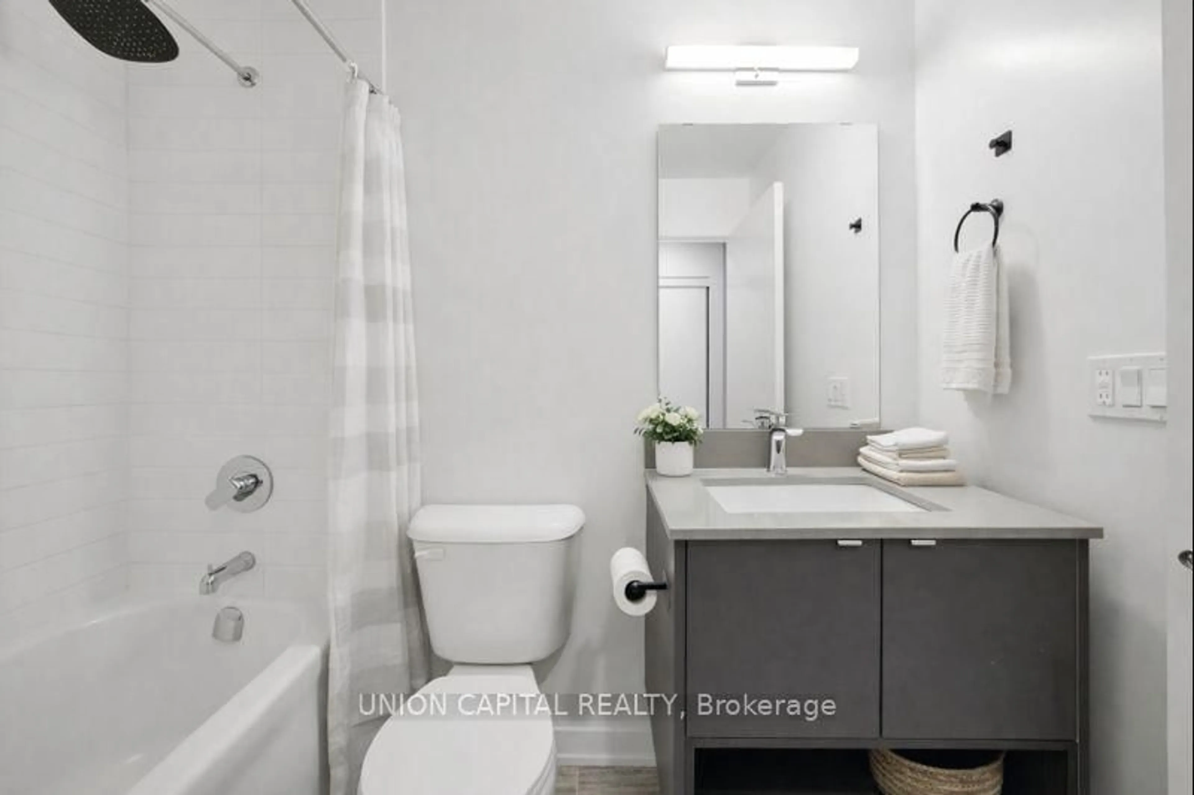 Standard bathroom, unknown for 1139 Cooke Blvd #309, Burlington Ontario L7T 4A8