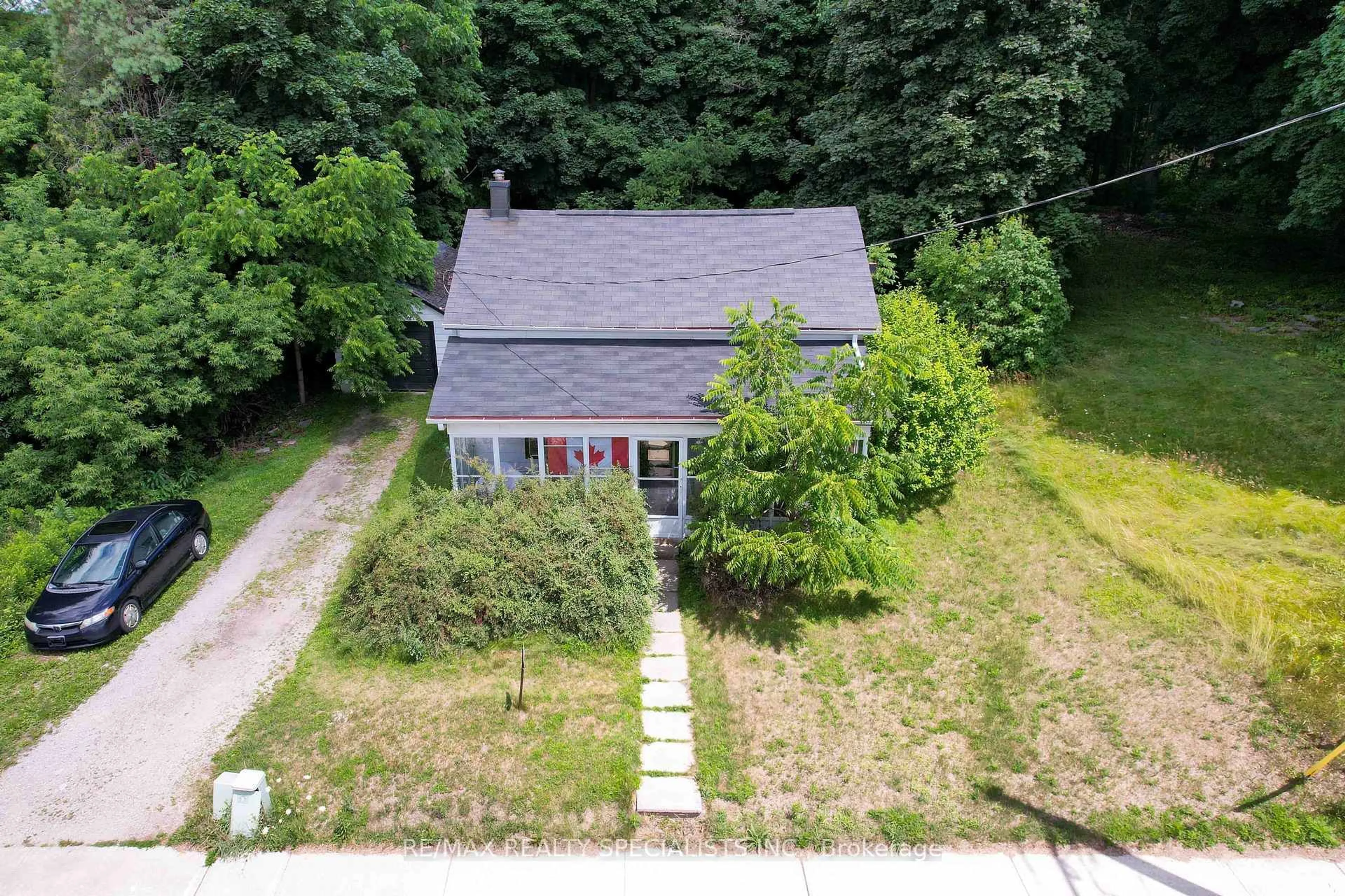 A pic from outside/outdoor area/front of a property/back of a property/a pic from drone, unknown for 17145 Highway 50 Rd, Caledon Ontario L7E 0E1
