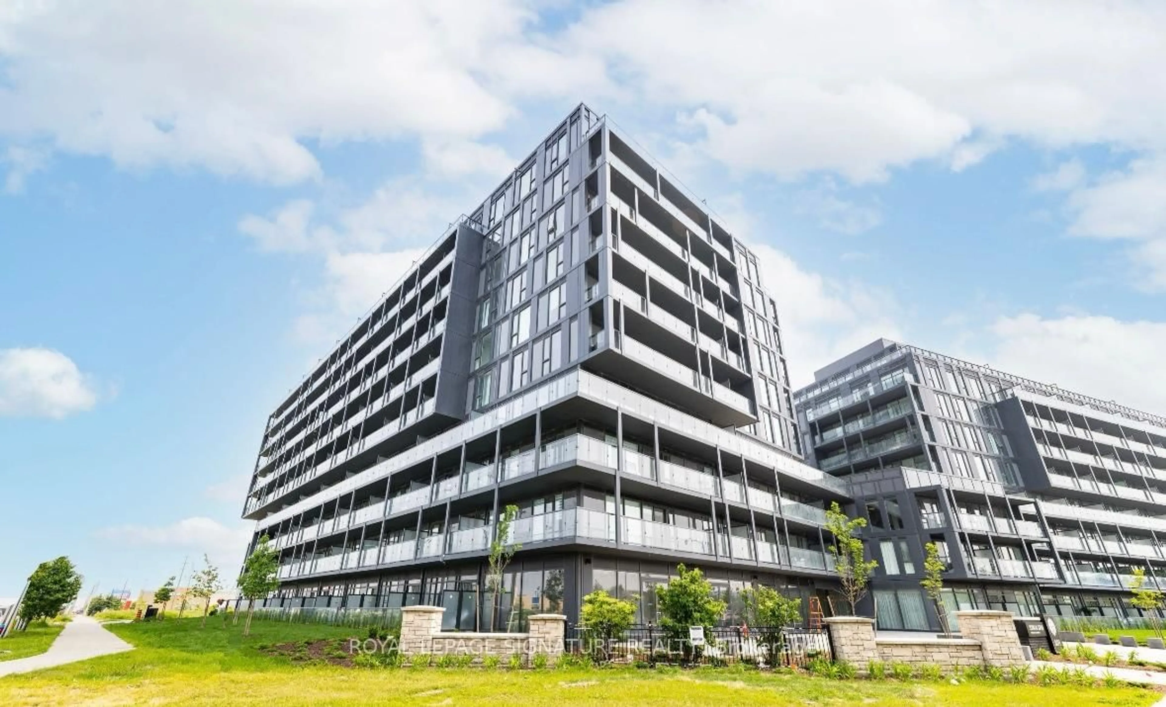 Unknown for 3200 Dakota Common #B404, Burlington Ontario L7M 2A8