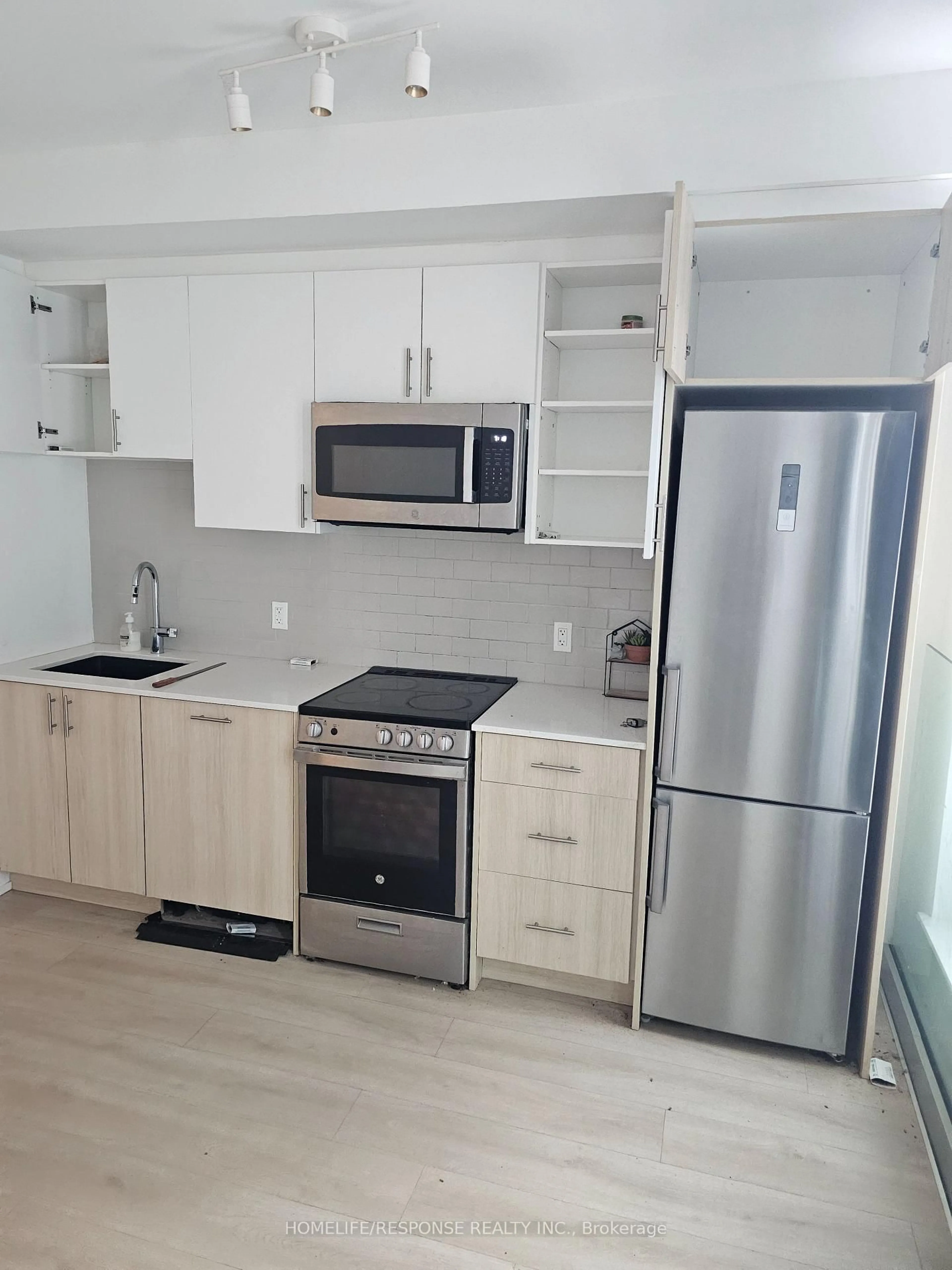 Standard kitchen, wood/laminate floor for 1195 THE QUEENSWAY #M-02, Toronto Ontario M8Z 0H1