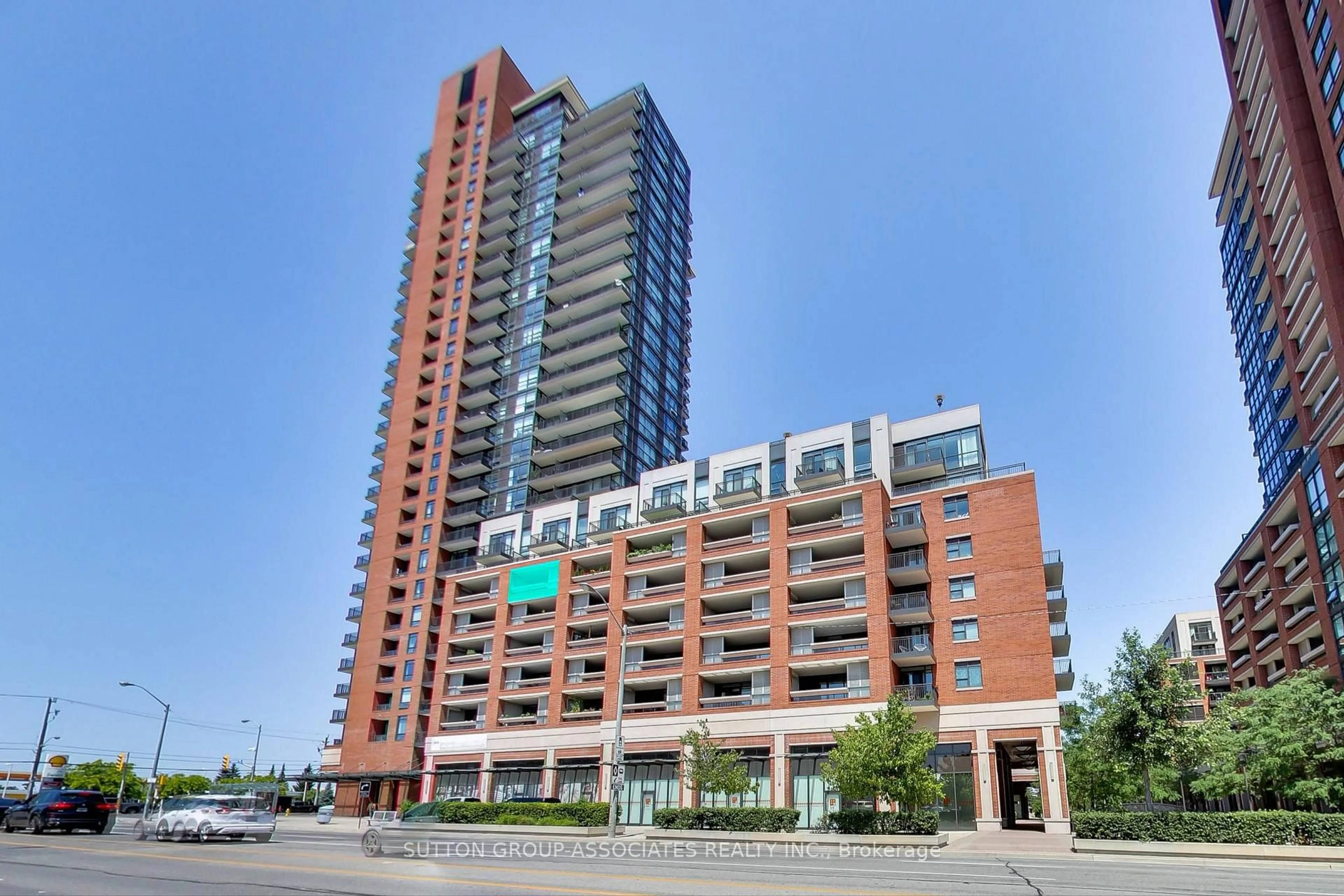 Indoor foyer for 830 Lawrence Ave #641, Toronto Ontario M6A 0A2