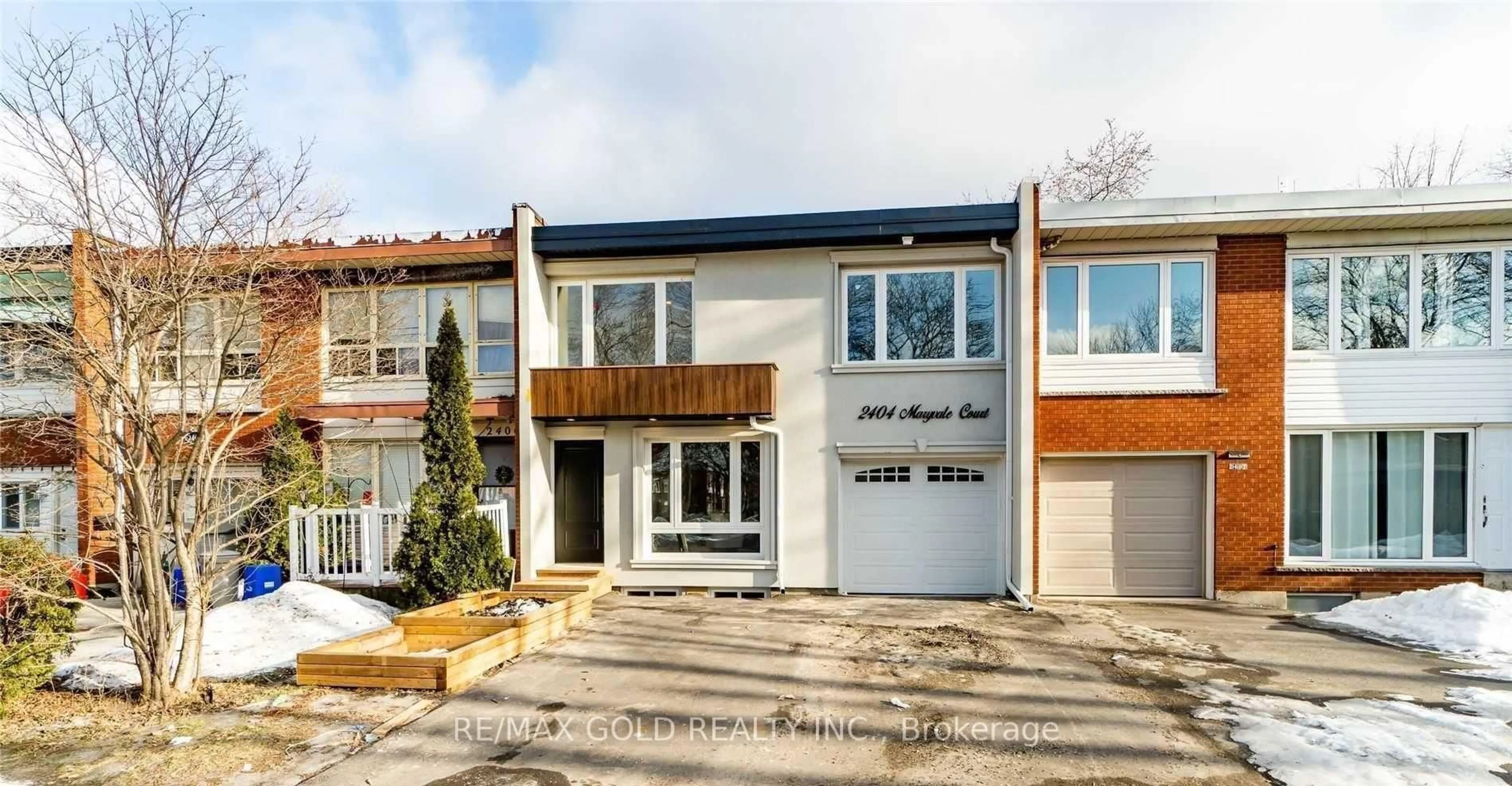 Home with brick exterior material, street for 2404 Maryvale Crt, Burlington Ontario L7P 2P2