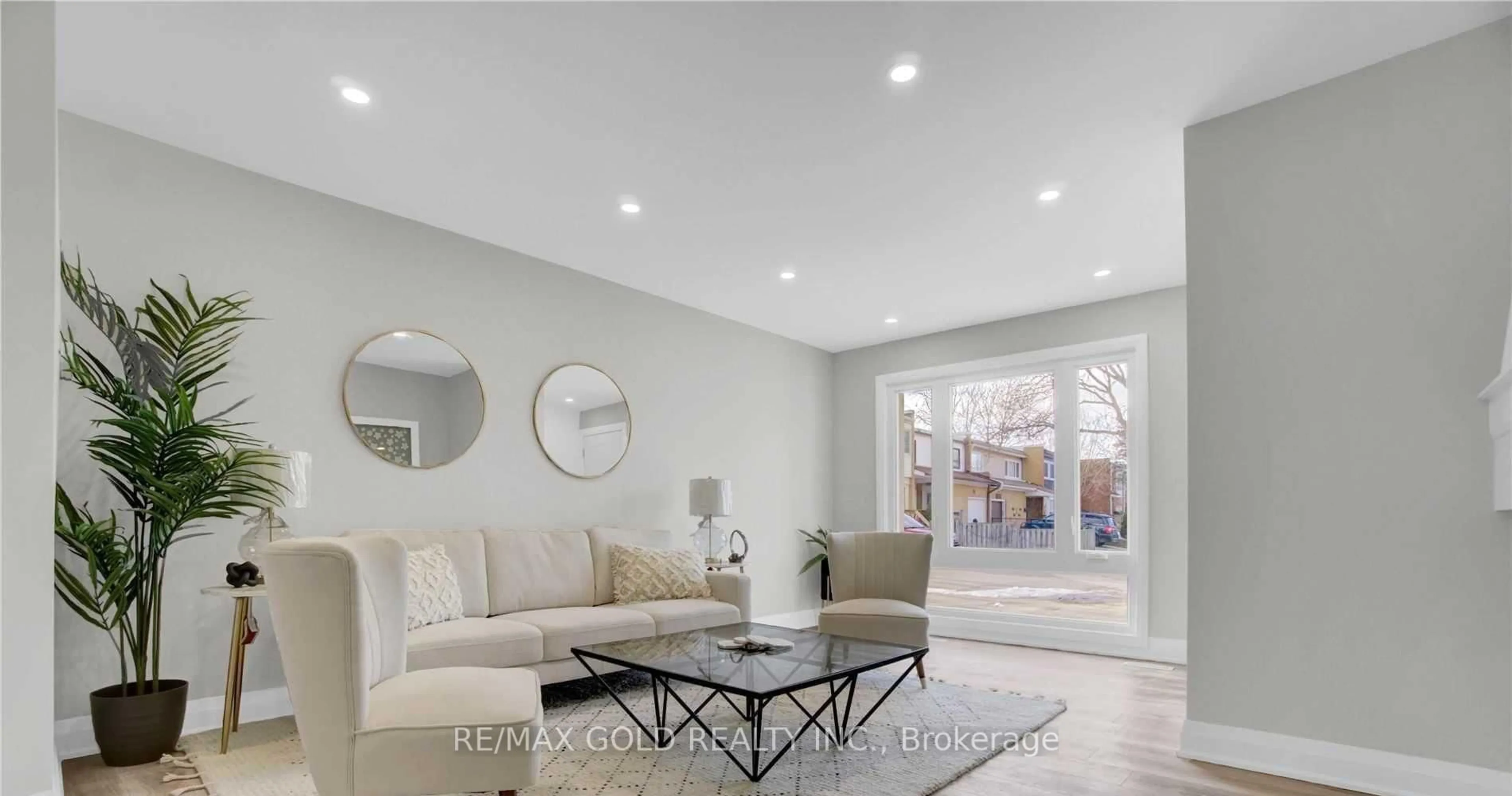 Living room with furniture, unknown for 2404 Maryvale Crt, Burlington Ontario L7P 2P2