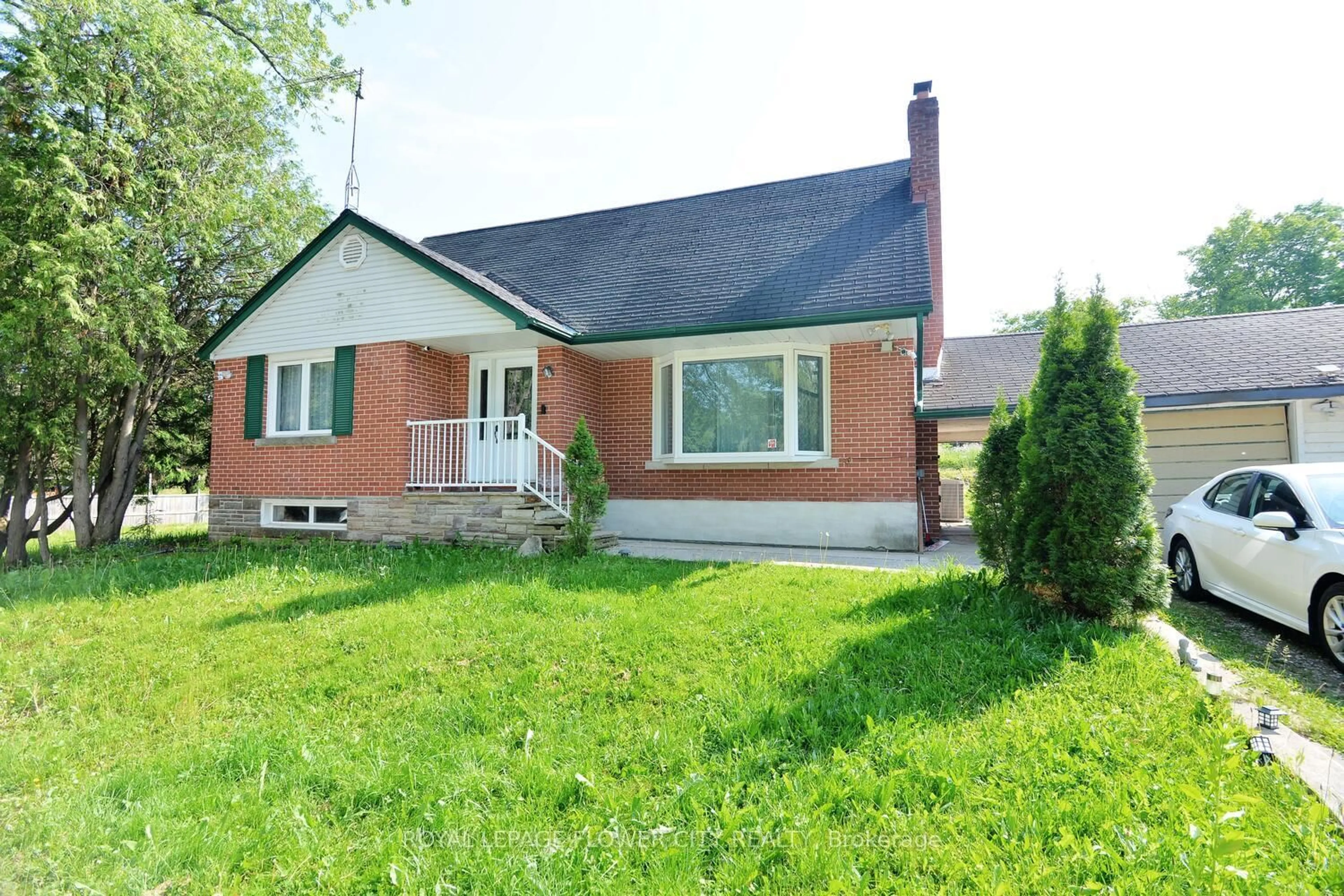 Home with brick exterior material, street for 15790 Mississauga Rd, Caledon Ontario L7C 1W8