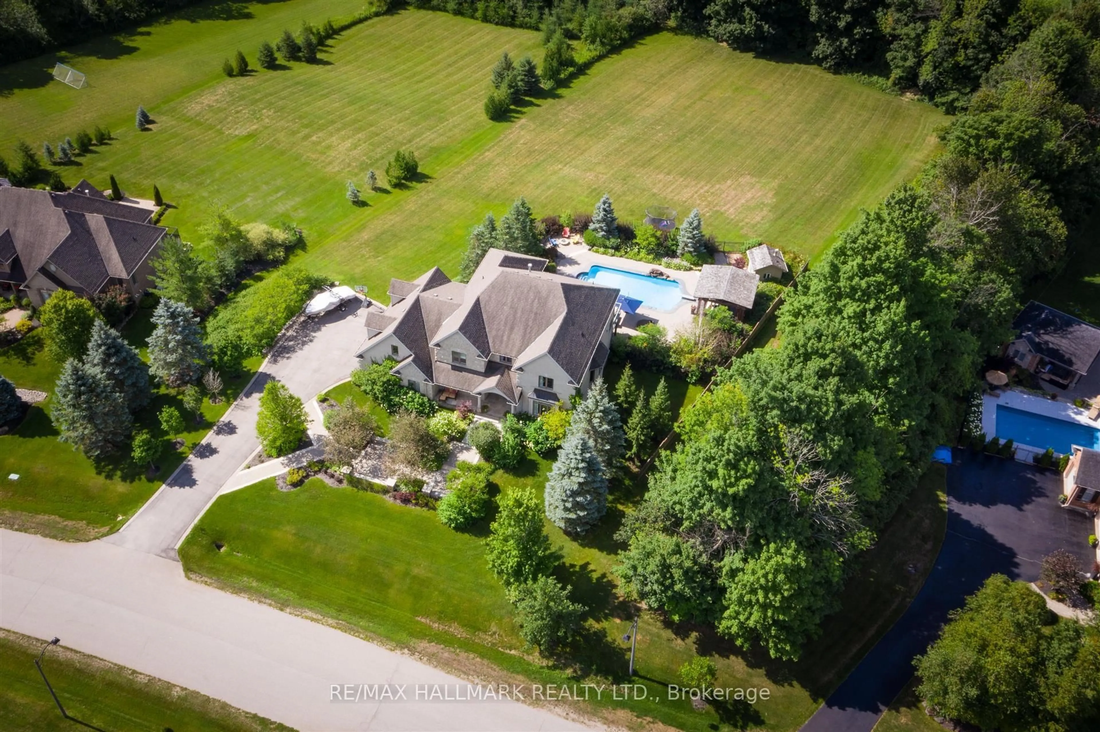 A pic from outside/outdoor area/front of a property/back of a property/a pic from drone, unknown for 11360 Taylor Crt, Milton Ontario L0P 1B0