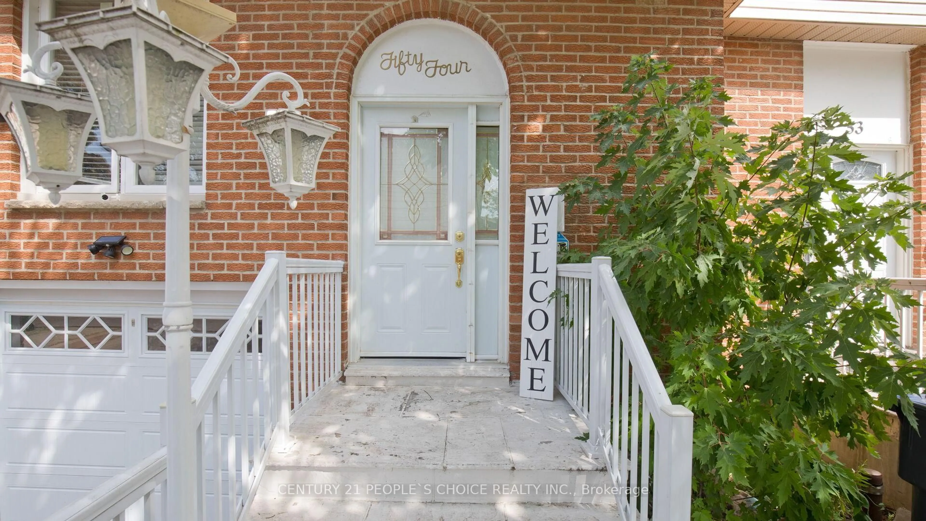 Indoor entryway for 3525 Brandon Gate #54, Mississauga Ontario L4T 3M3