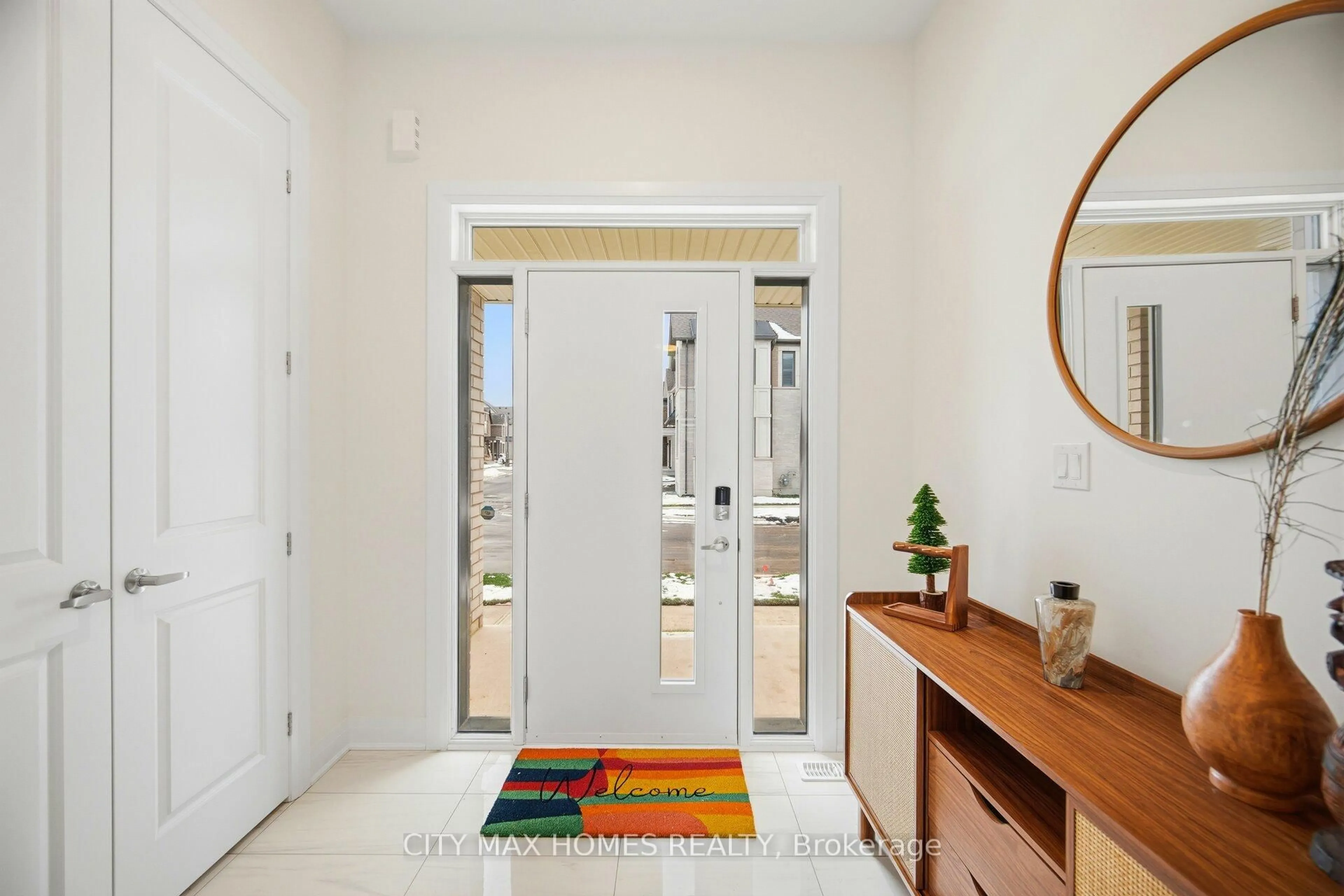 Indoor entryway for 3240 Mariner Passage, Oakville Ontario L6M 4K1
