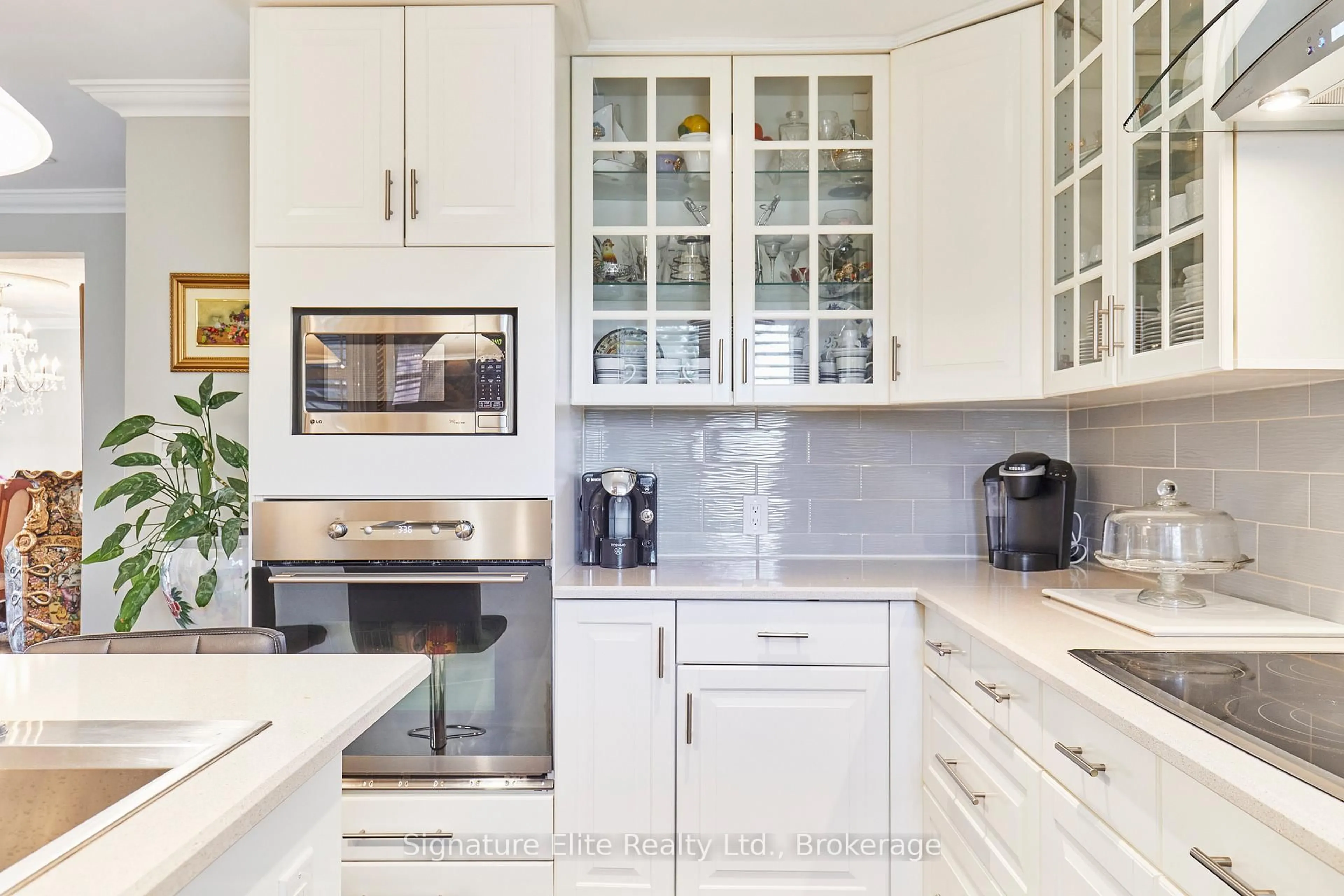 Contemporary kitchen, ceramic/tile floor for 593A Scarlett Rd, Toronto Ontario M9P 2S6