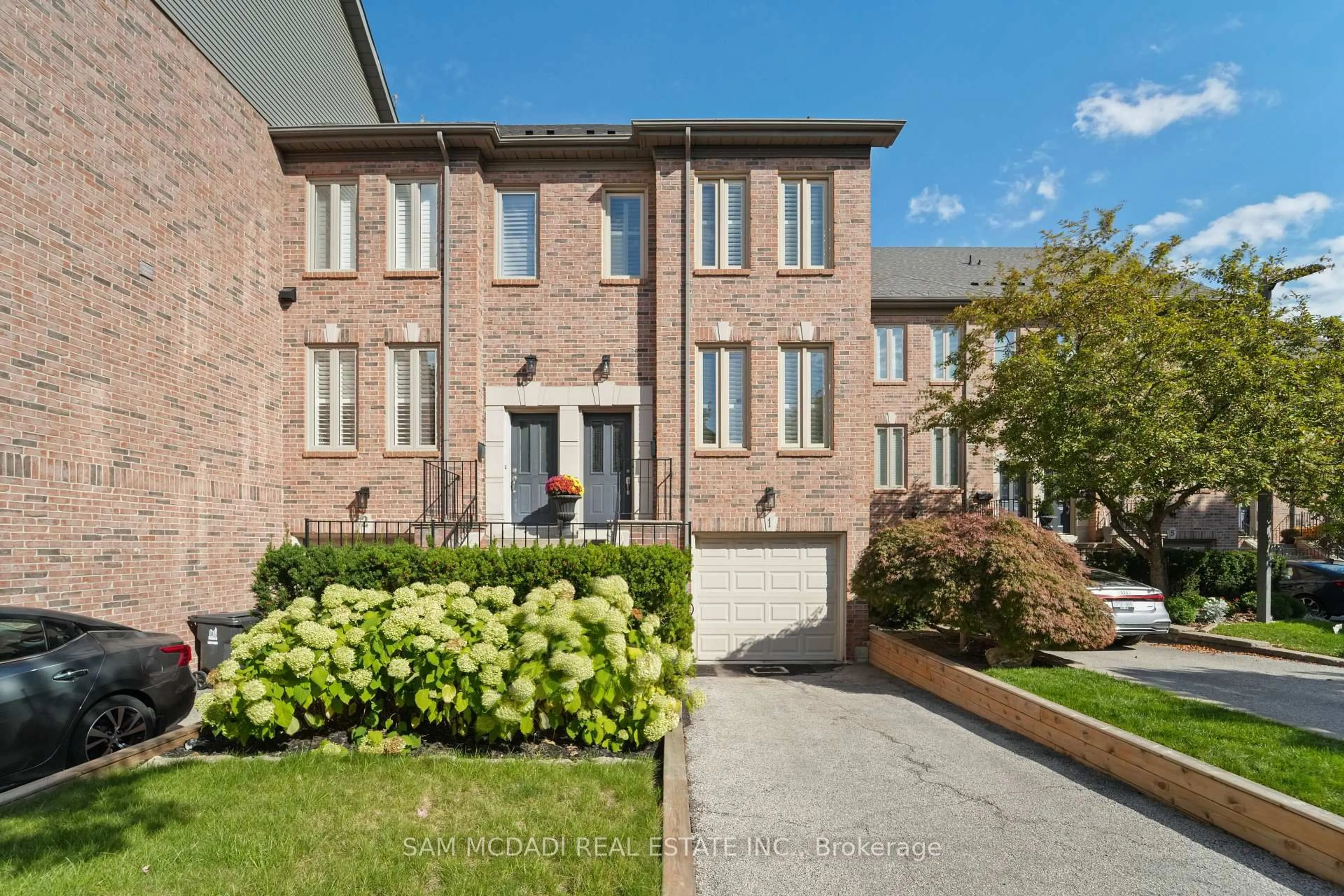 Home with brick exterior material, street for 195 Grand Ave #1, Toronto Ontario M8Y 3Y3