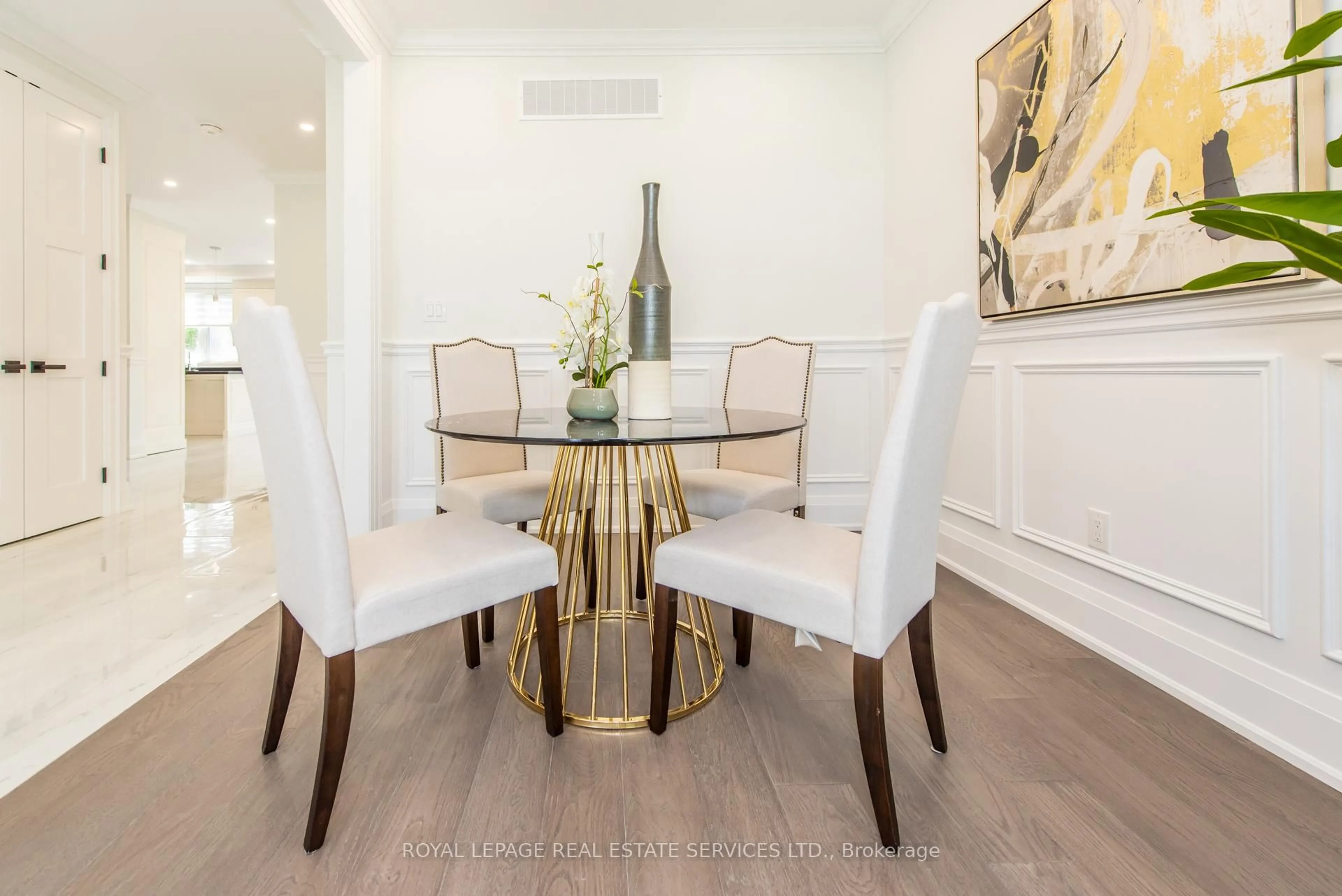 Dining room, wood/laminate floor for 1204 Argreen Rd, Mississauga Ontario L5G 3J3