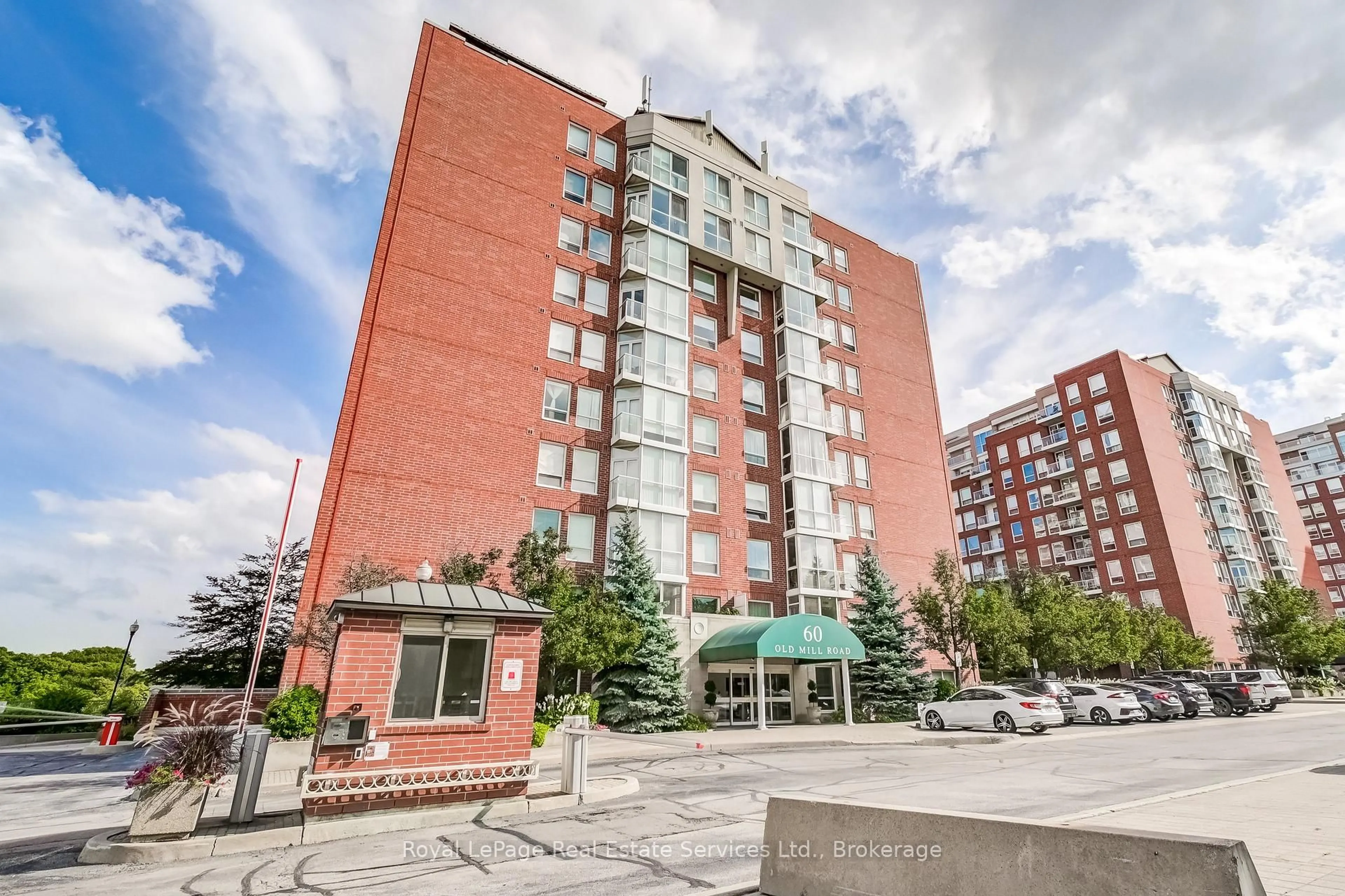 Patio, building for 60 Old Mill Rd #PH1, Oakville Ontario L6J 7V9