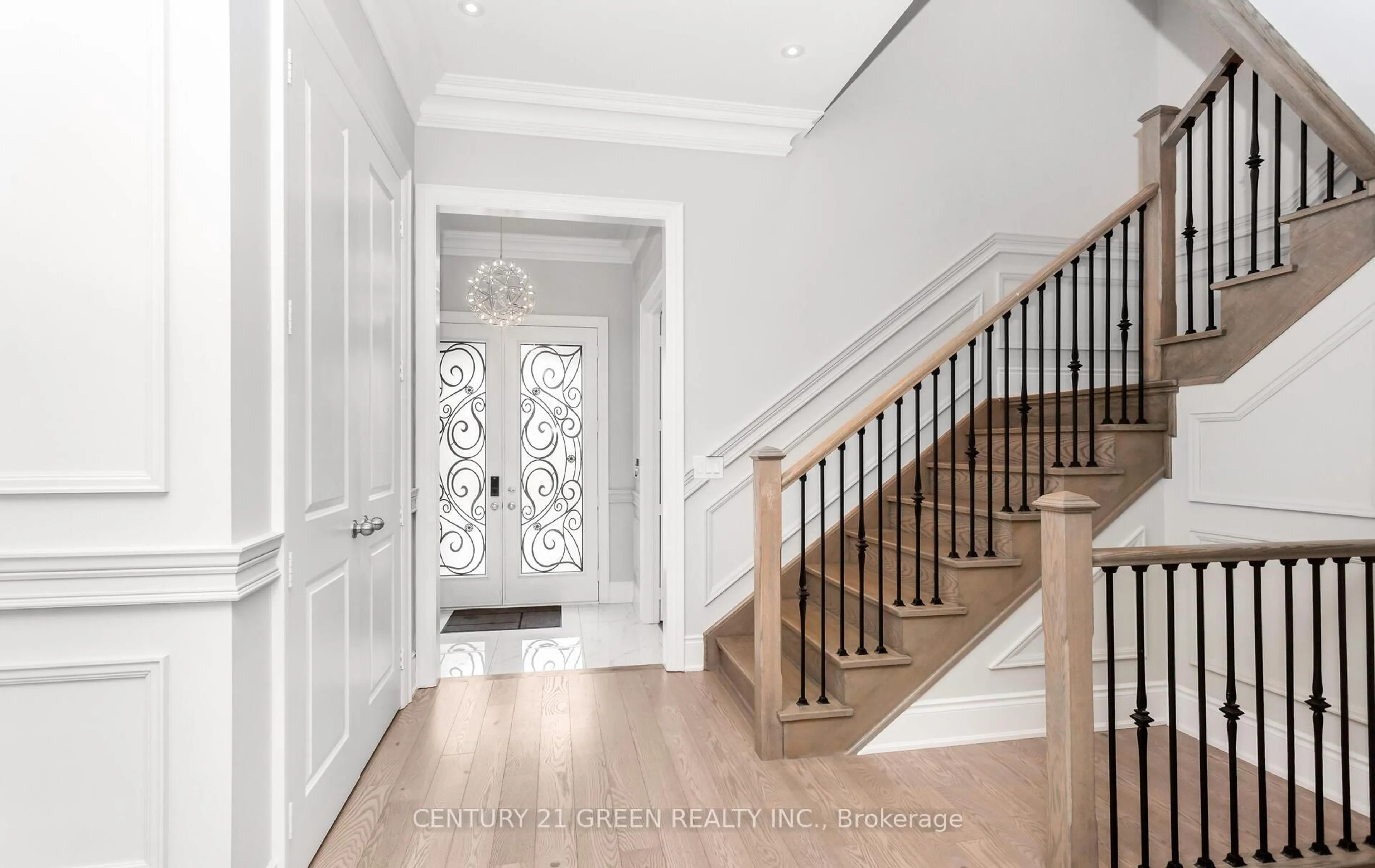 Indoor entryway for 171 Belmore Crt, Milton Ontario L9E 1H5