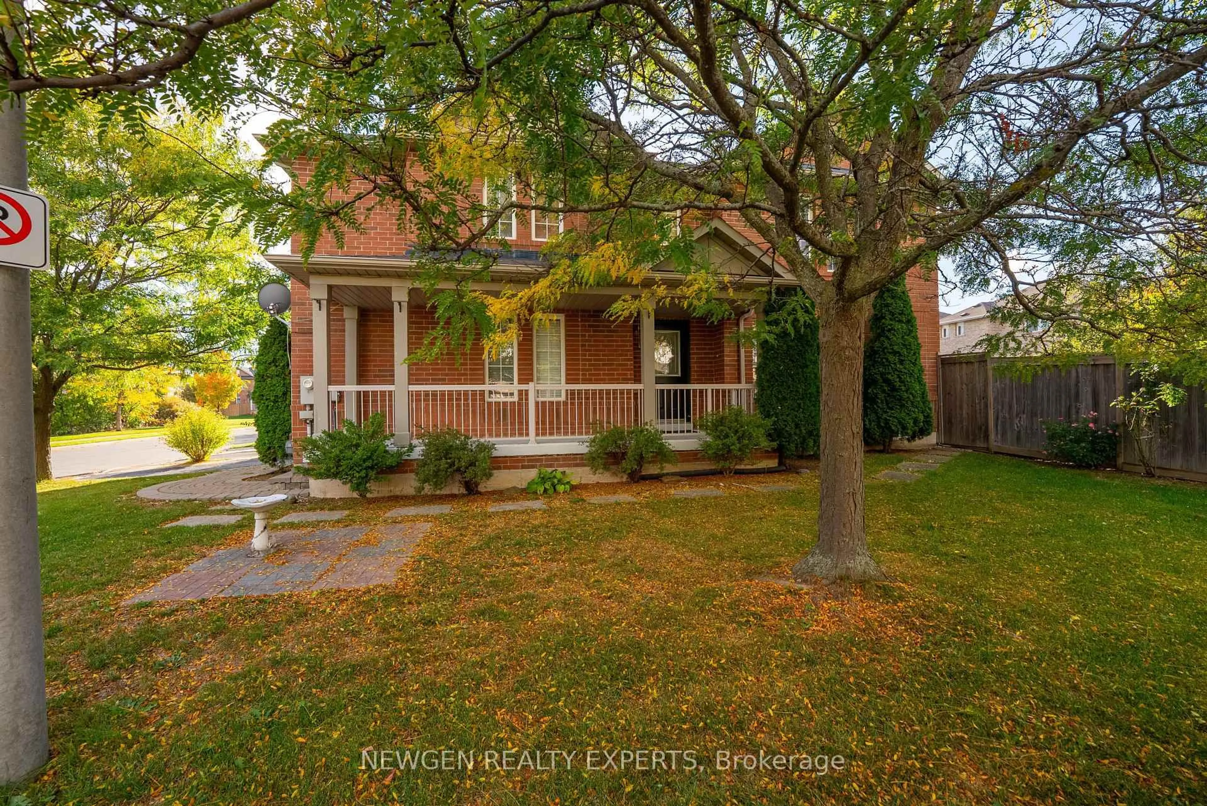 A pic from outside/outdoor area/front of a property/back of a property/a pic from drone, street for 87 Luella Cres, Brampton Ontario L7A 3H5