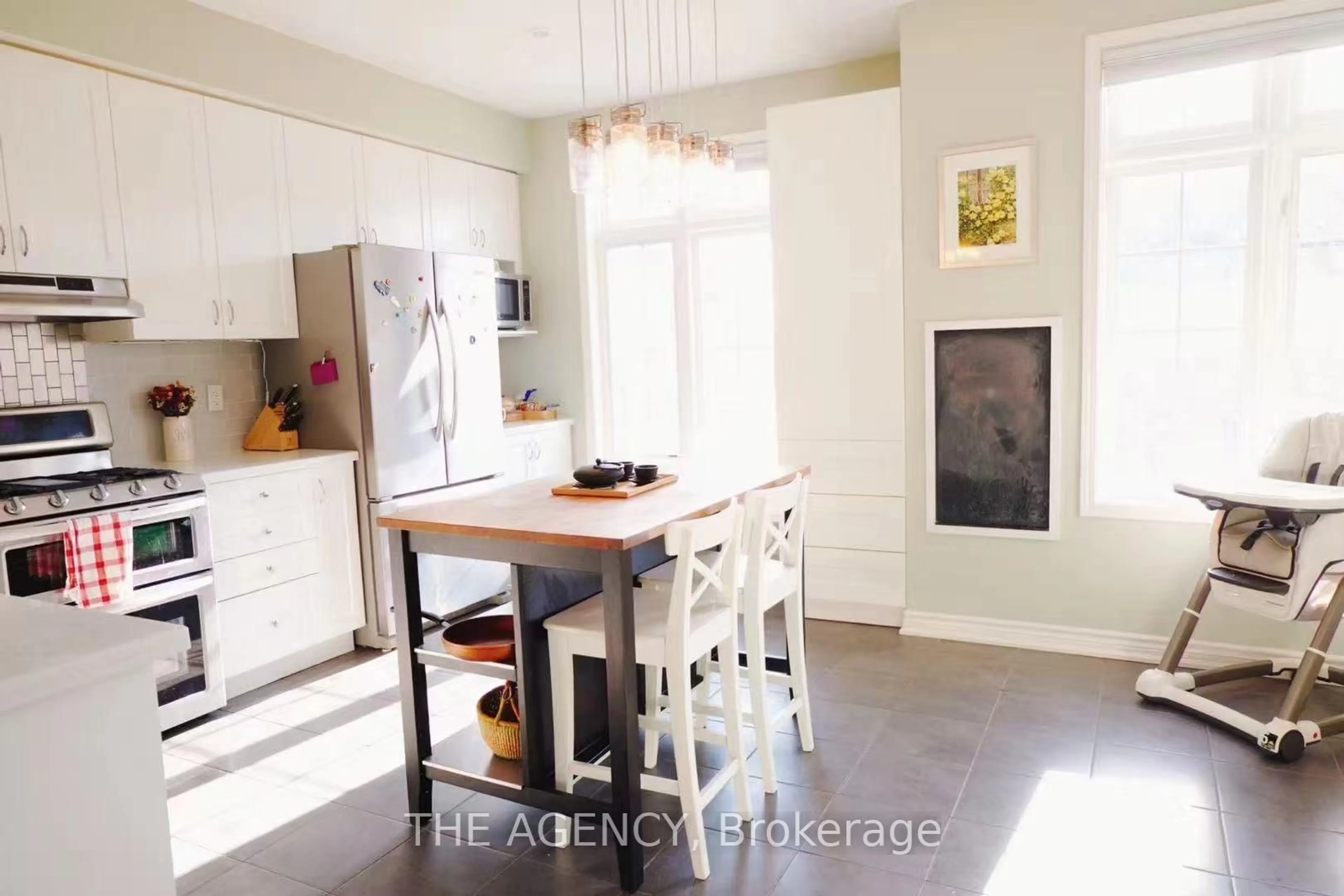 Open concept kitchen, unknown for 1127 Haig Blvd #6, Mississauga Ontario L5E 2M6