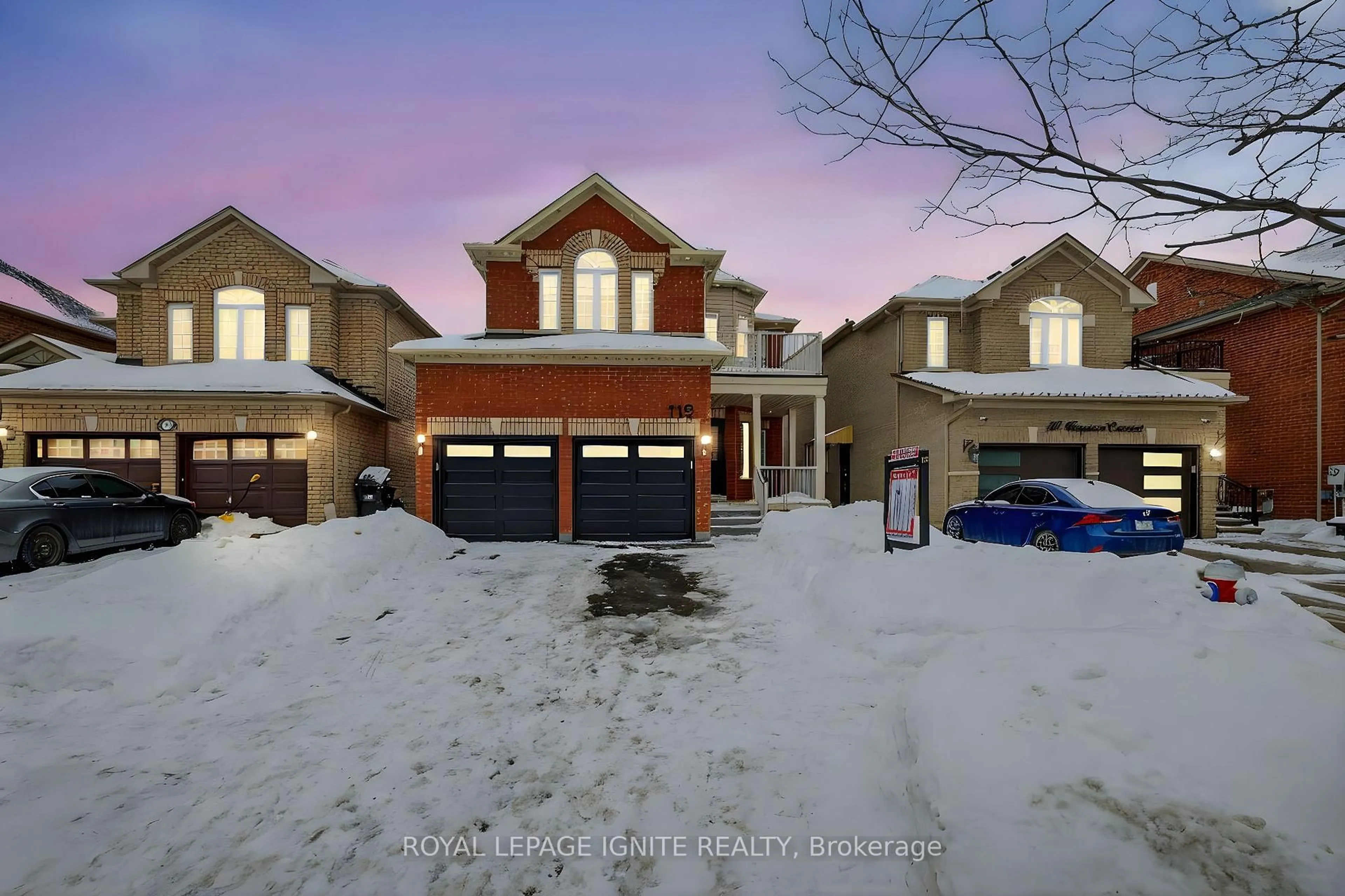 A pic from outside/outdoor area/front of a property/back of a property/a pic from drone, street for 112 Turquoise Cres, Brampton Ontario L6P 2R3