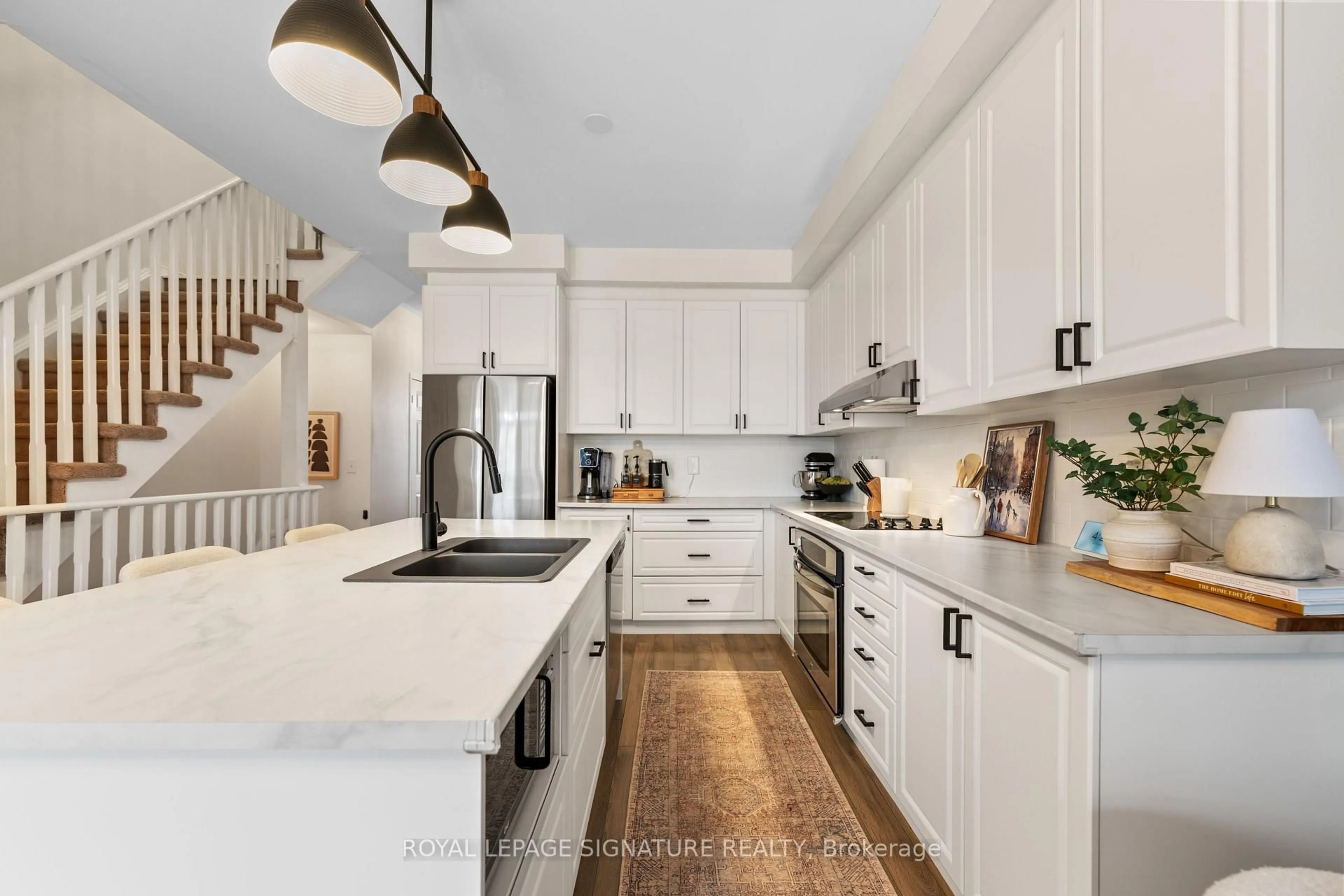 Open concept kitchen, ceramic/tile floor for 6 Renfrew Lane, Halton Hills Ontario L7G 0H1