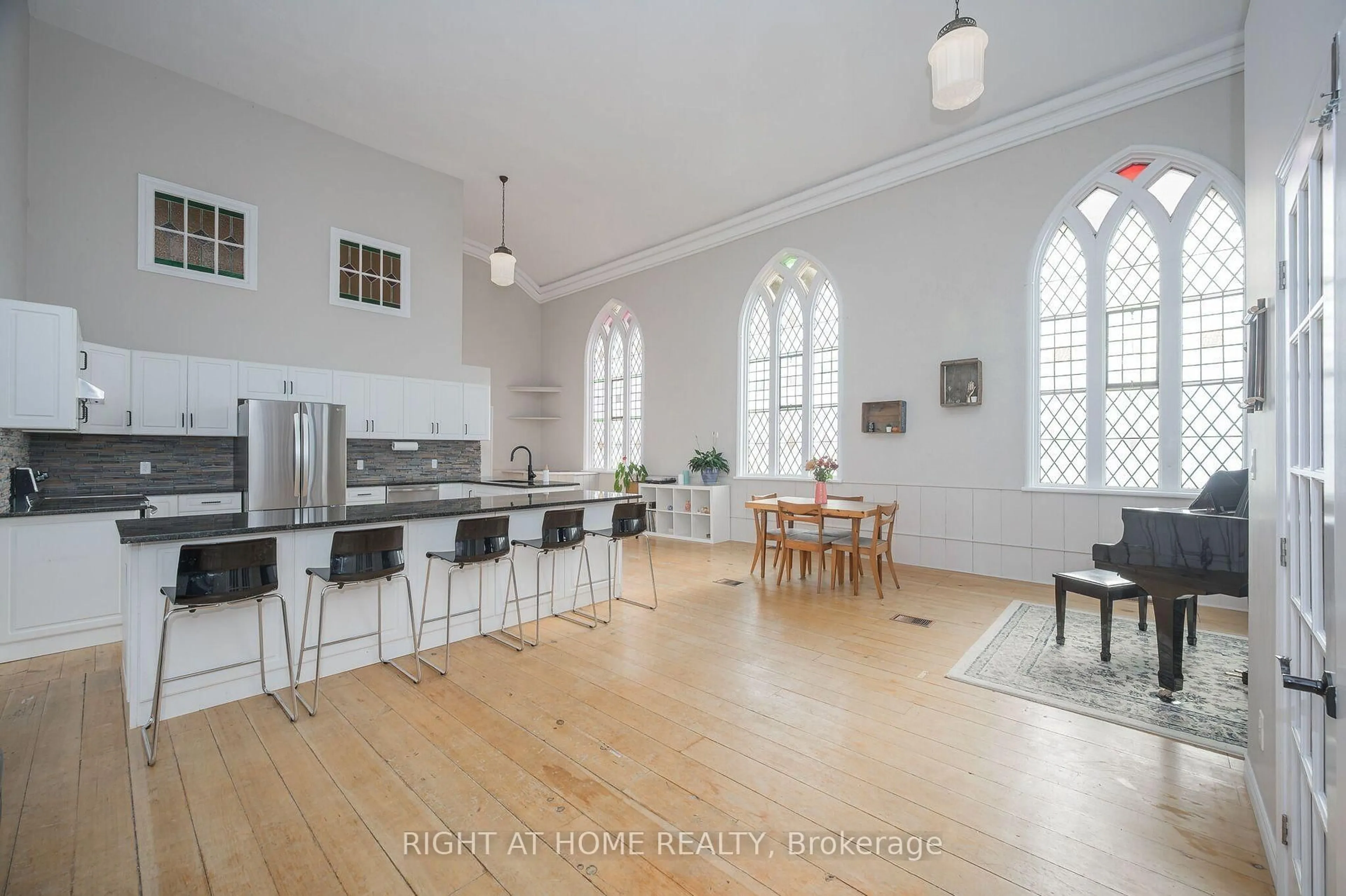 Open concept kitchen, unknown for 3318 Dundas St, Burlington Ontario L7P 0S8