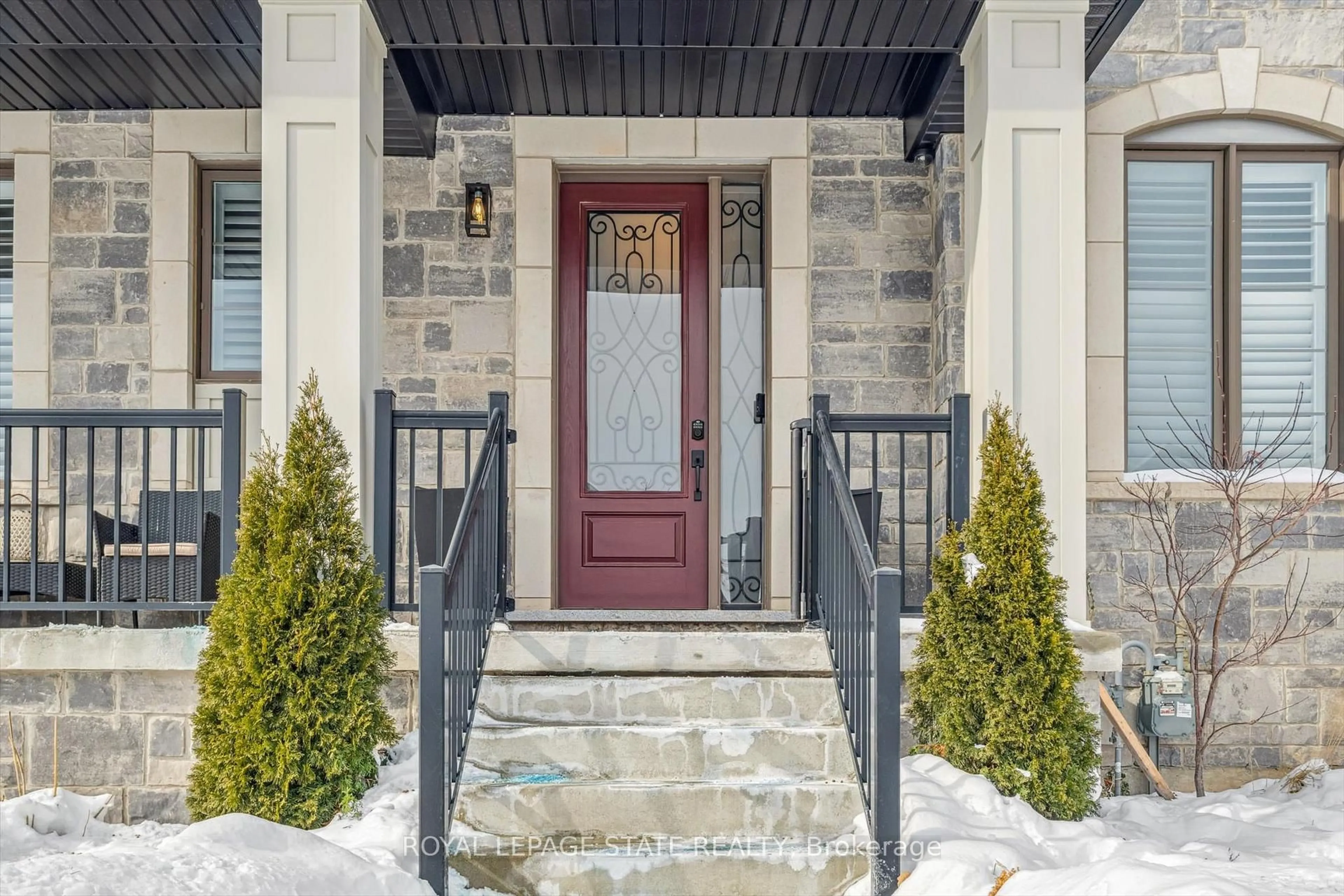 Indoor entryway for 1383 Farmstead Dr, Milton Ontario L9T 7K6