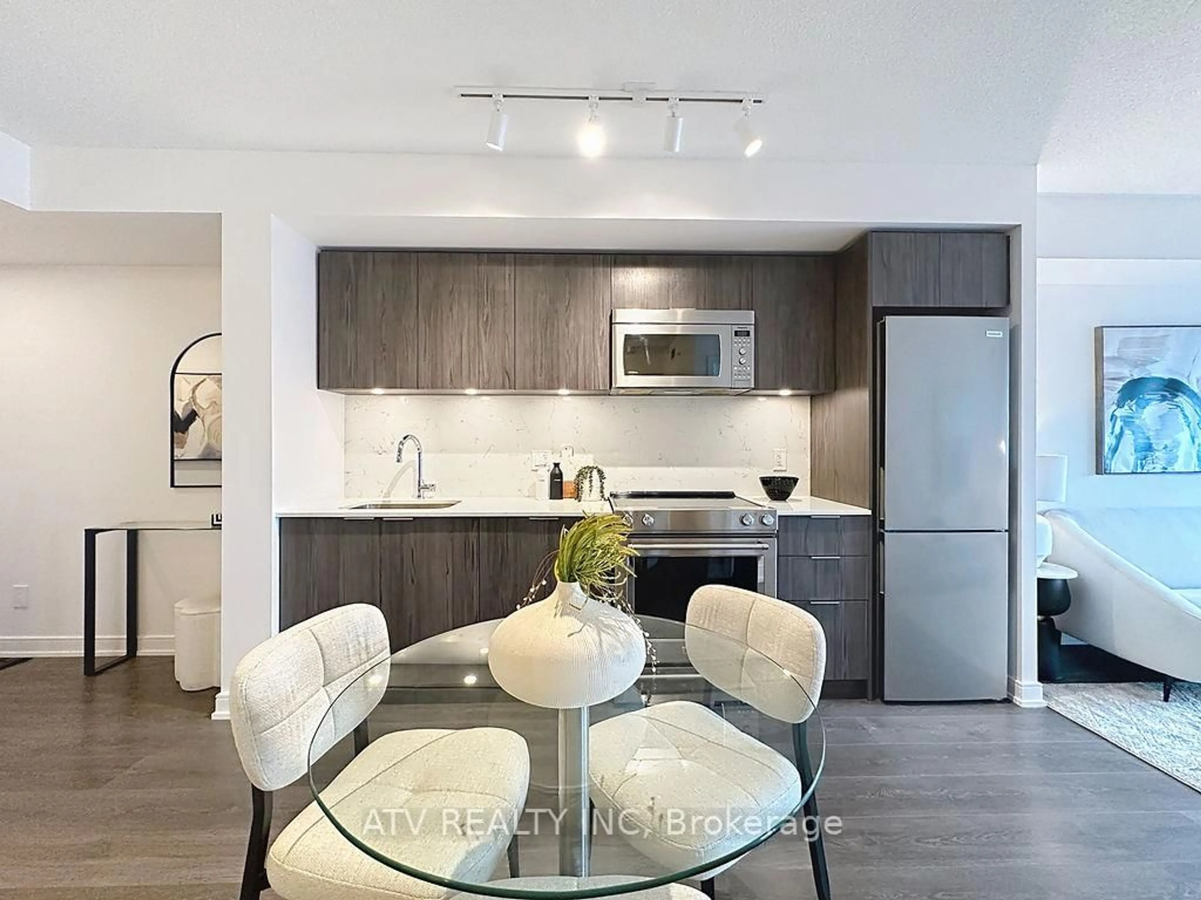 Open concept kitchen, unknown for 30 Samuel Wood Way #1812, Toronto Ontario M9B 0C9