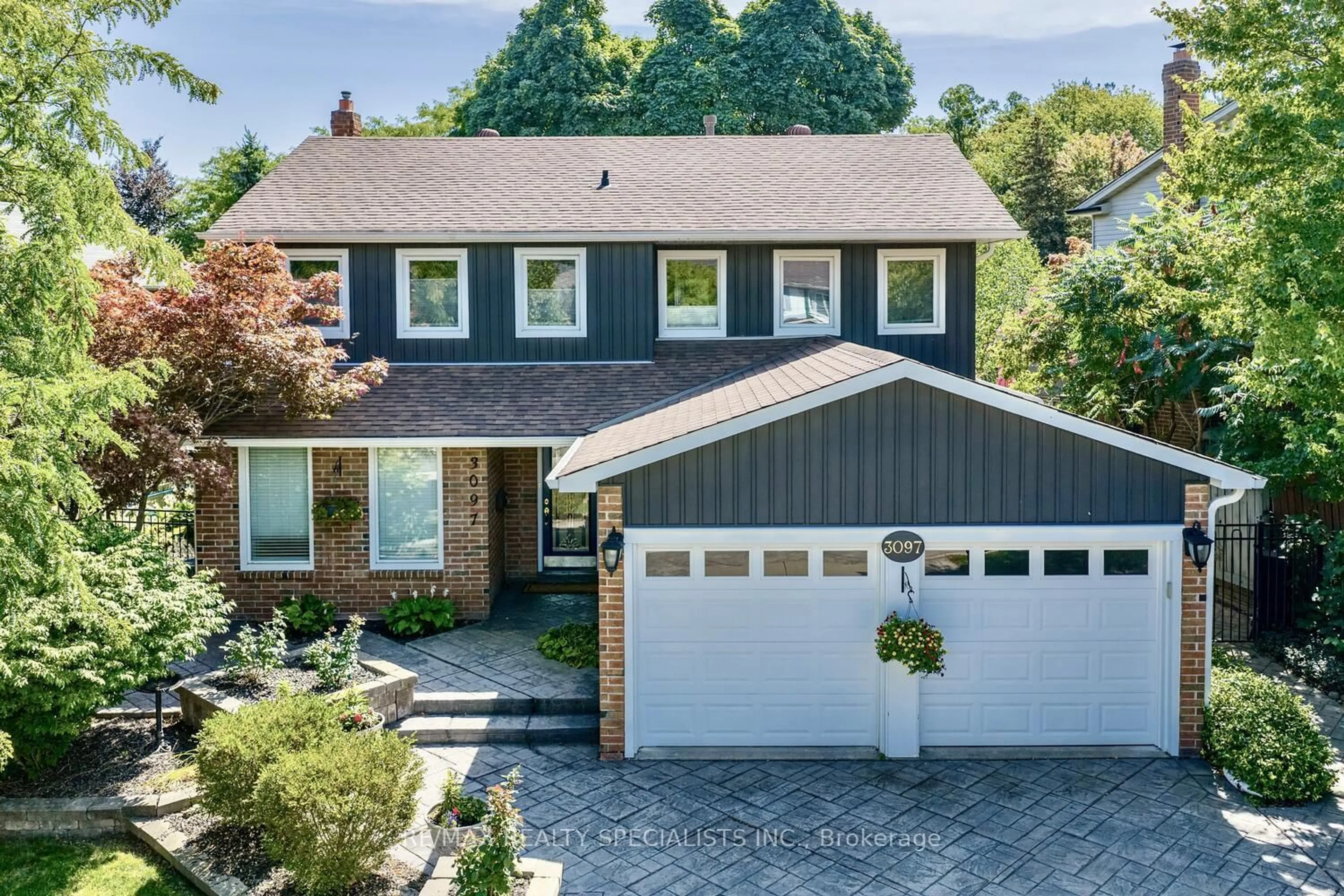 Home with brick exterior material, street for 3097 Redstart Dr, Mississauga Ontario L5L 2N1