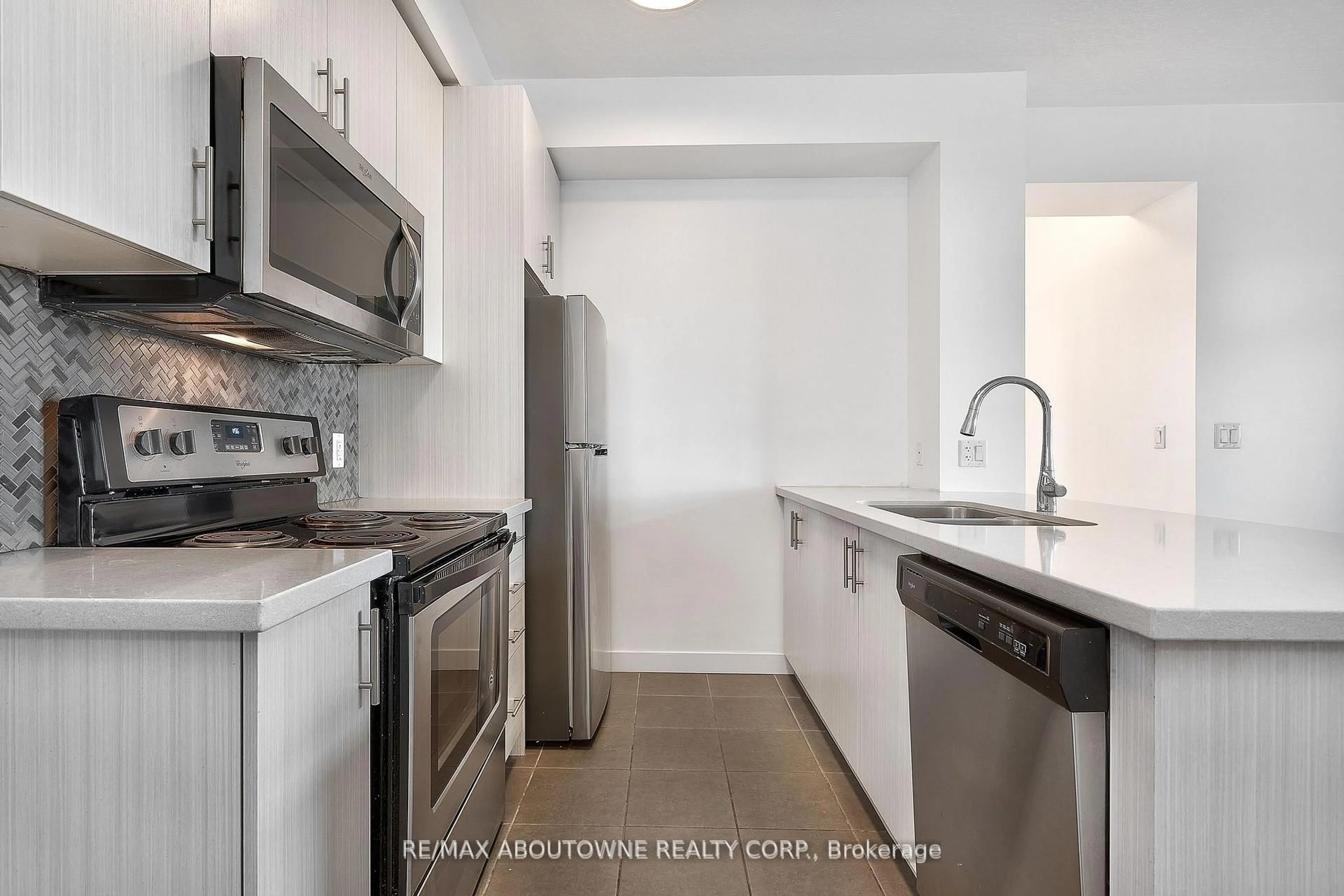 Standard kitchen, unknown for 2490 Old Bronte Rd #306, Oakville Ontario L6M 0Y5