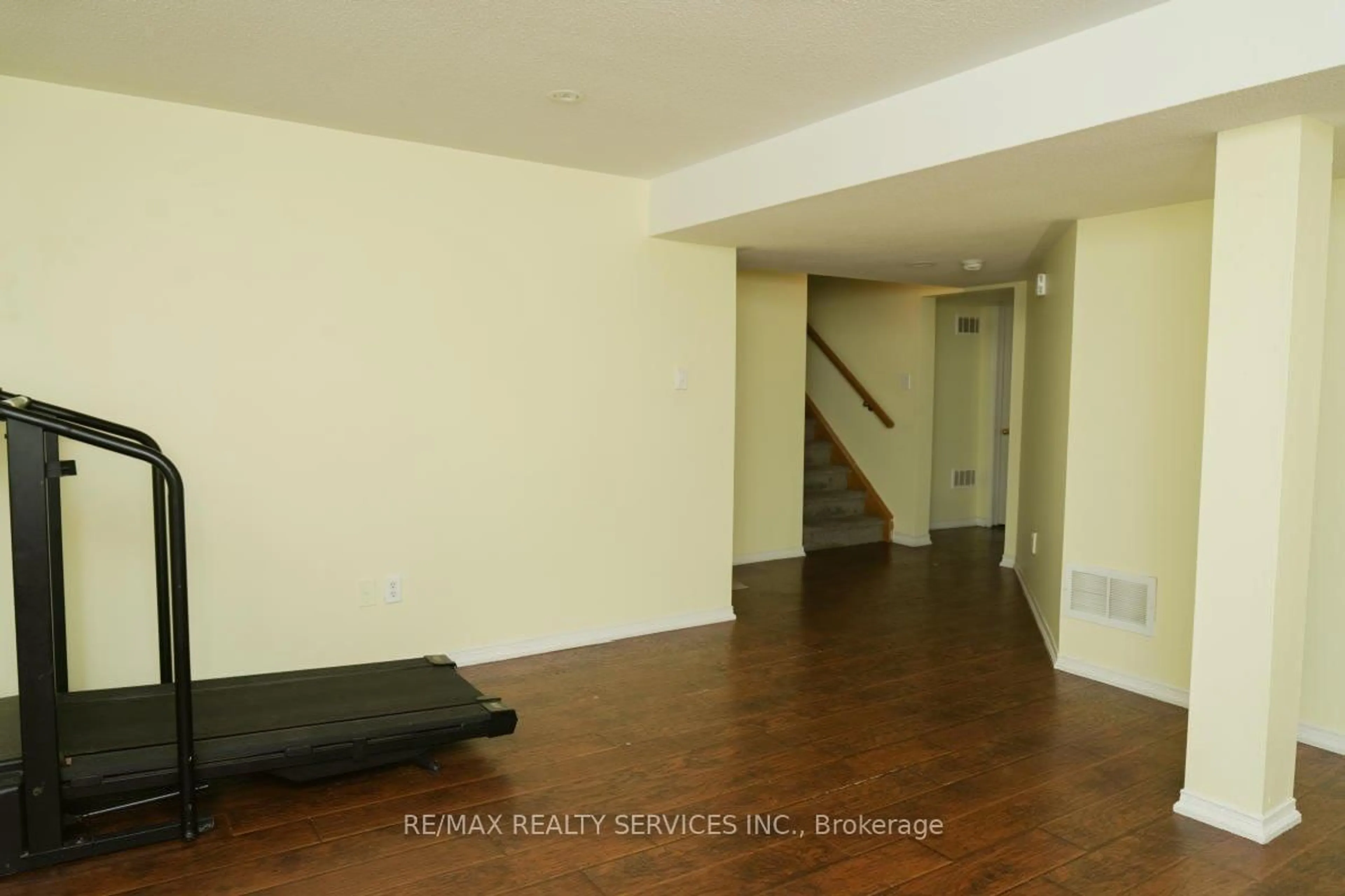 A pic of a room for 126 Edenbrook Hill Dr, Brampton Ontario L7A 2R2