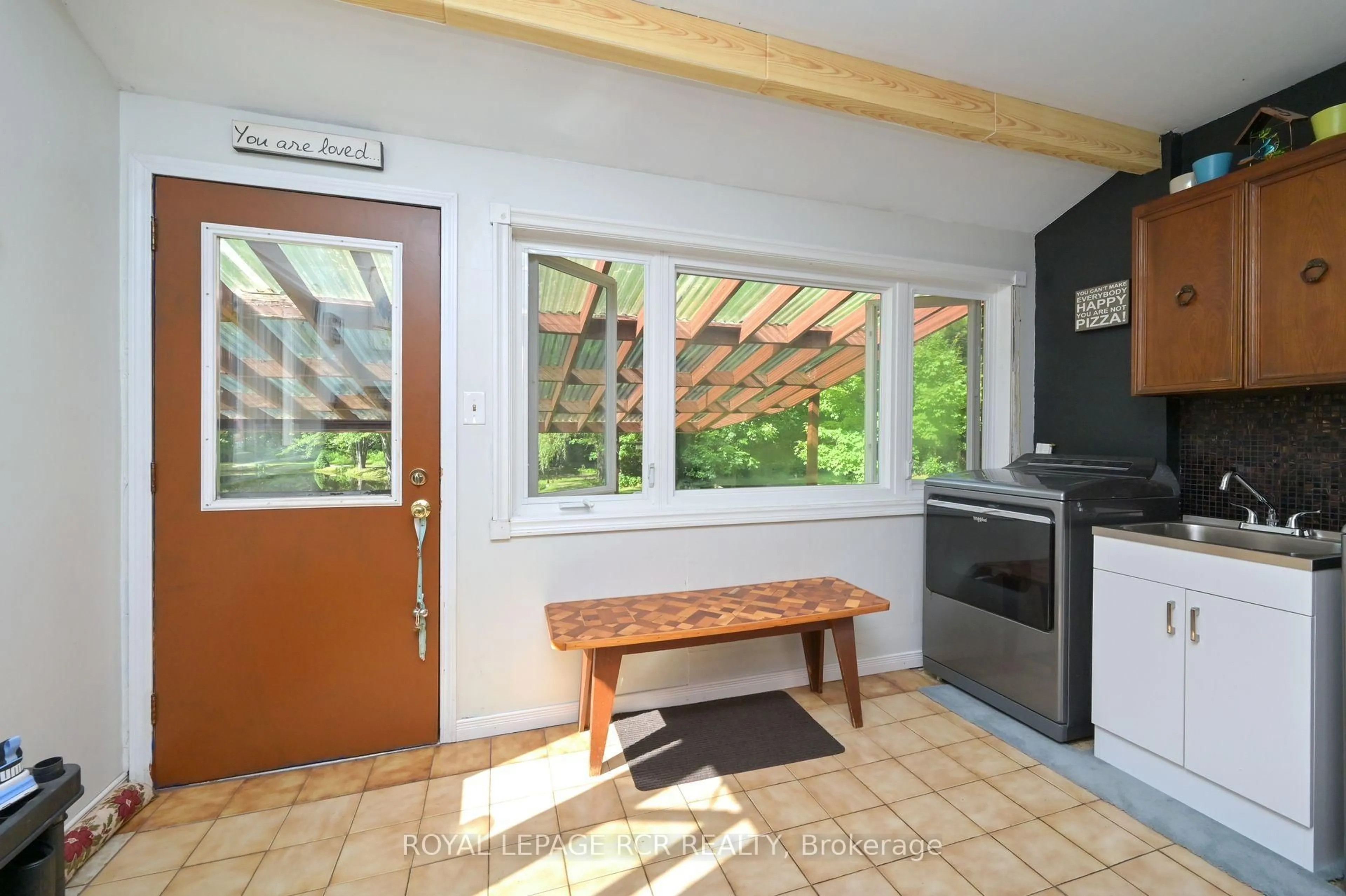 Indoor entryway for 14007 Fifth Line, Halton Hills Ontario L0P 1H0