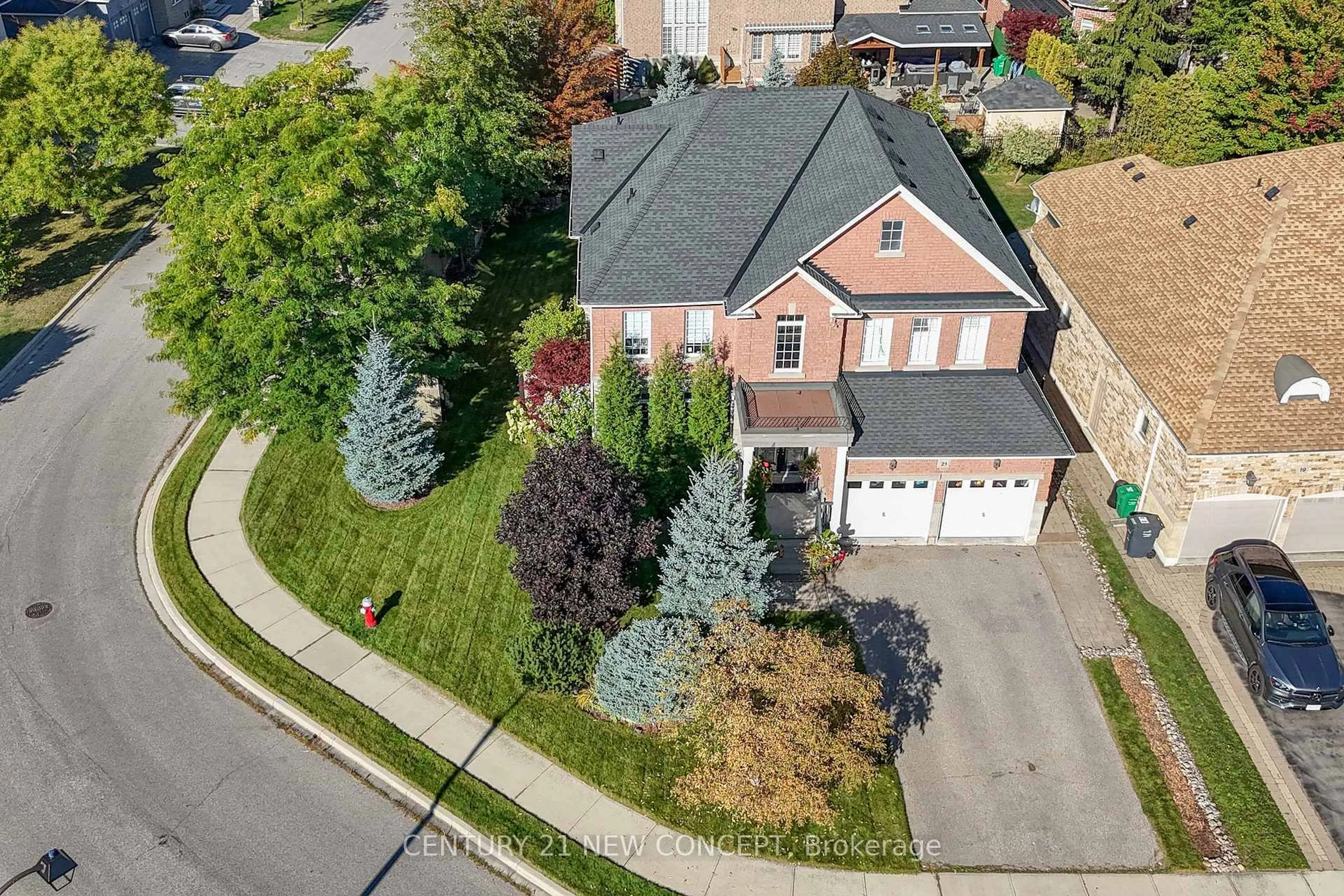 A pic from outside/outdoor area/front of a property/back of a property/a pic from drone, street for 21 Adriatic Cres, Brampton Ontario L6P 1Y9