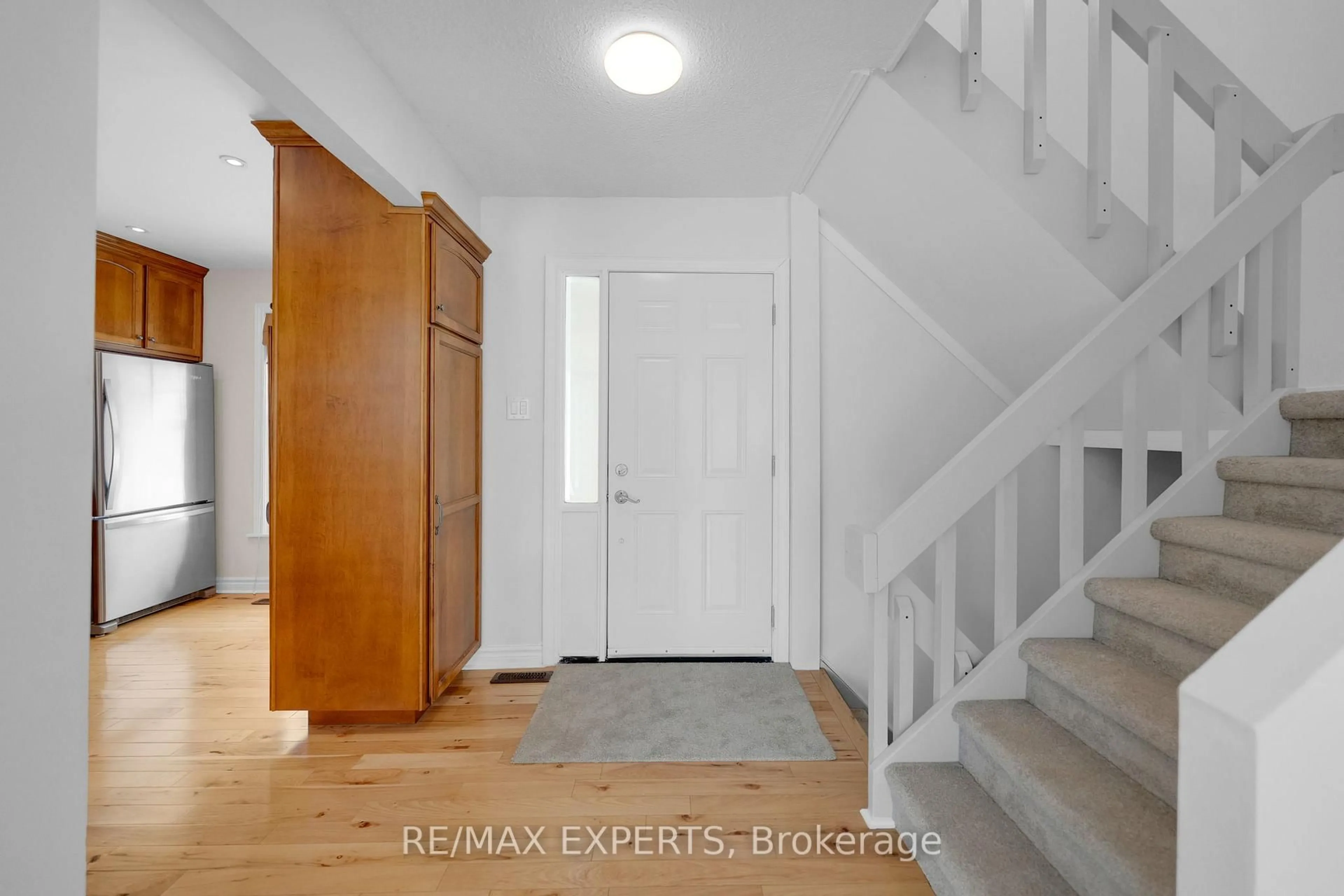 Indoor entryway for 80 Downey Dr, Caledon Ontario L7E 2B7