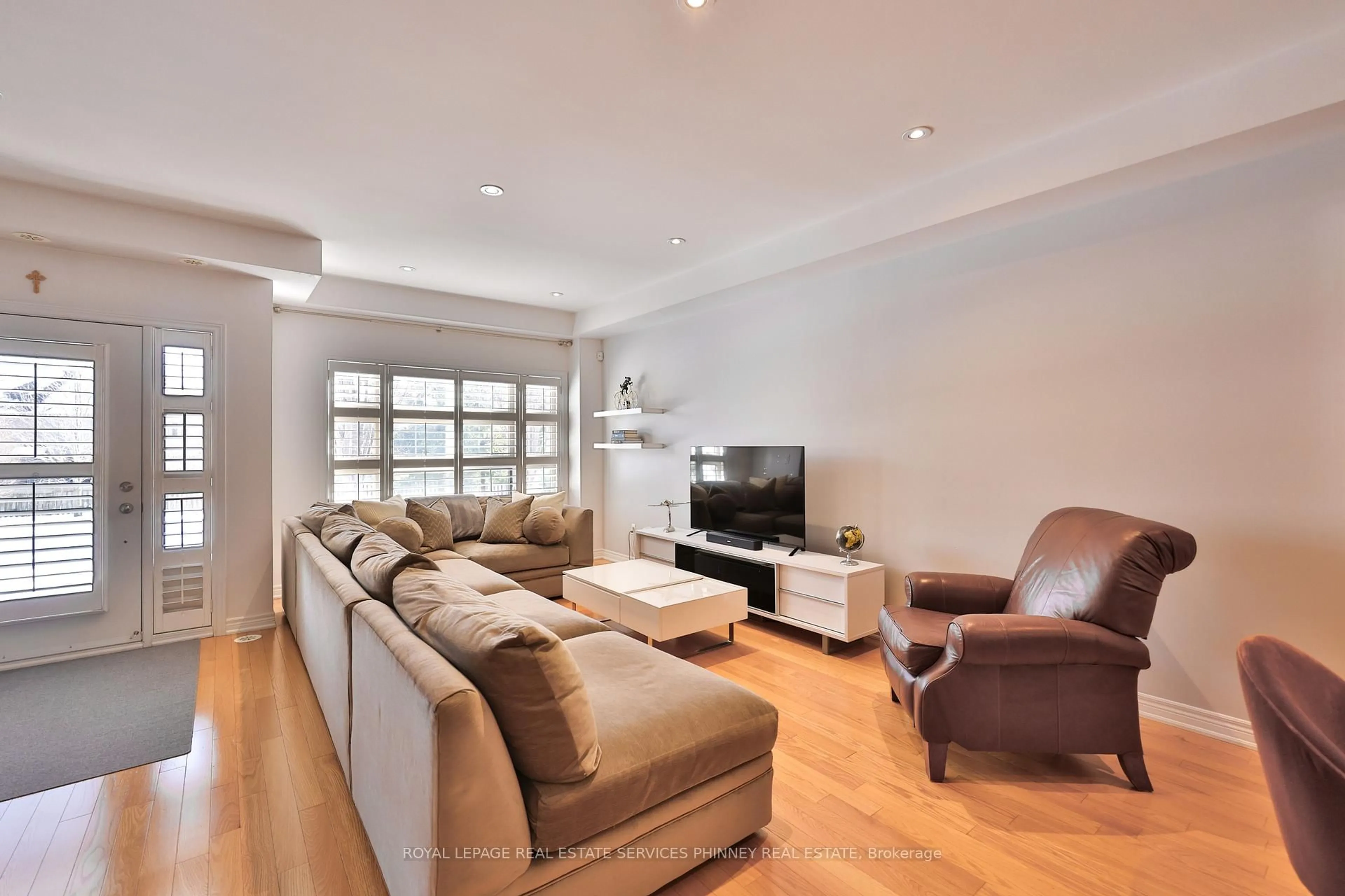 Living room with furniture, unknown for 2460 Prince Michael Dr #15, Oakville Ontario L6H 0G8