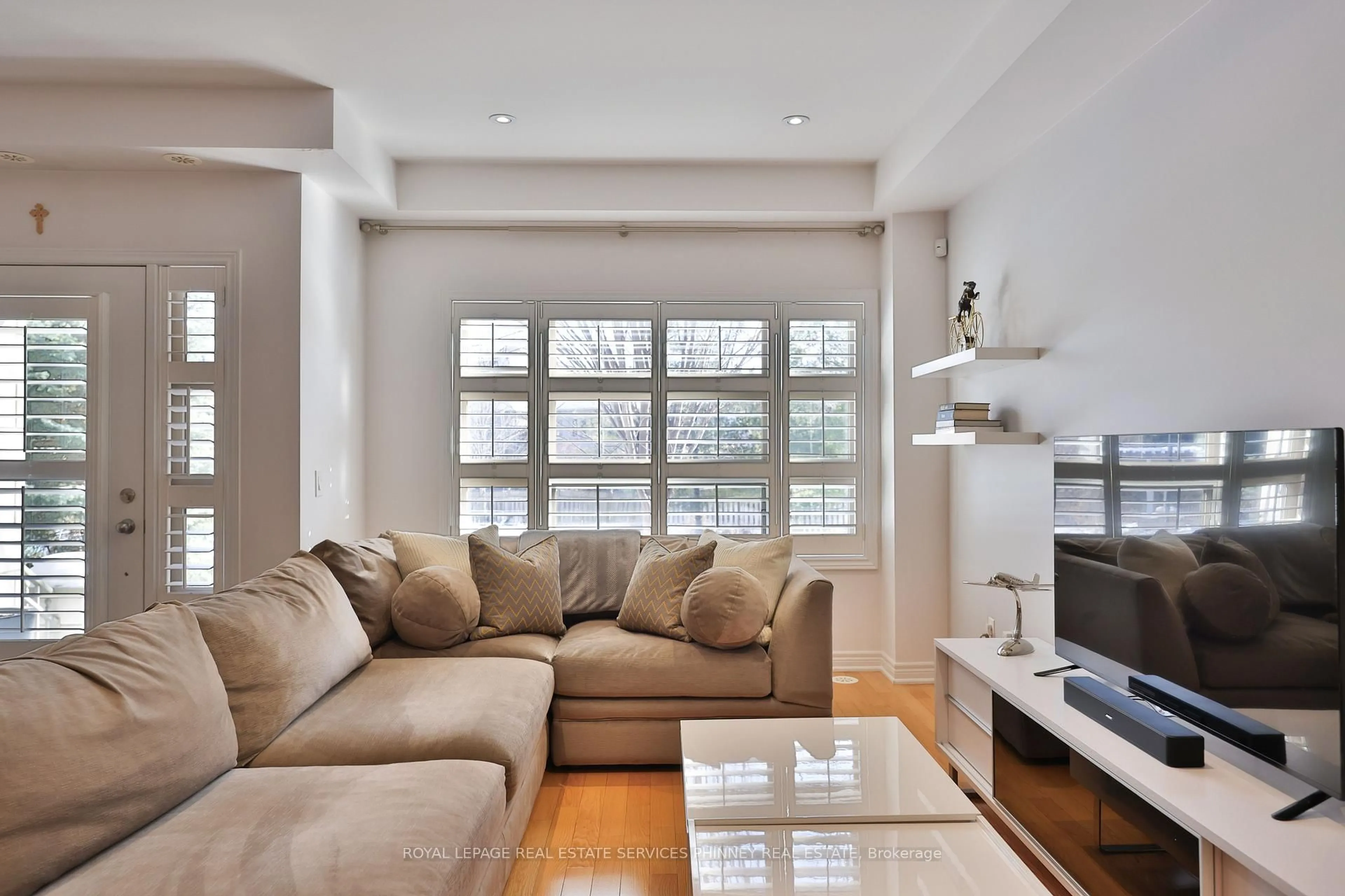 Living room with furniture, unknown for 2460 Prince Michael Dr #15, Oakville Ontario L6H 0G8