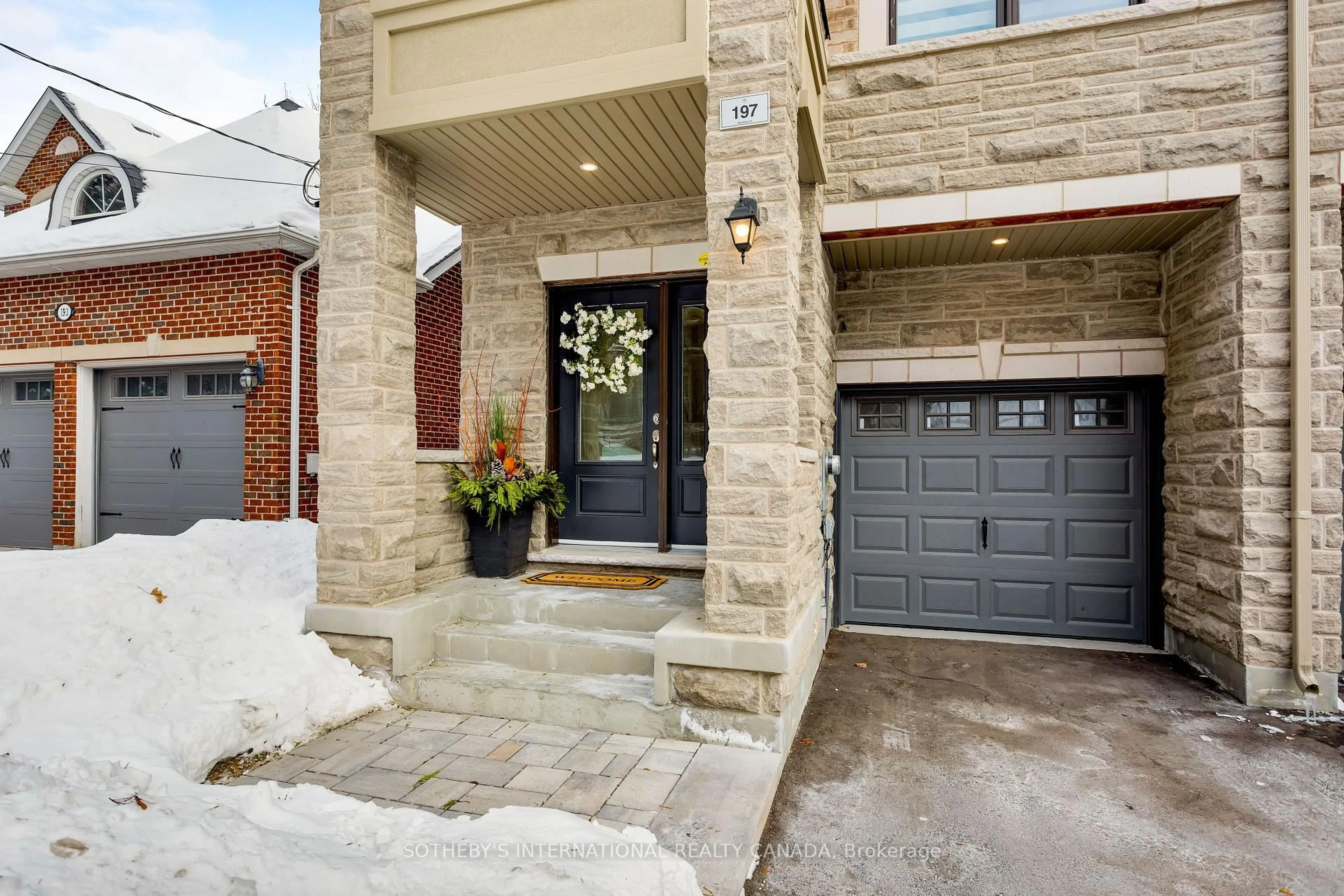 Home with brick exterior material, street for 197 Wyndham St, Mississauga Ontario L5M 2S5