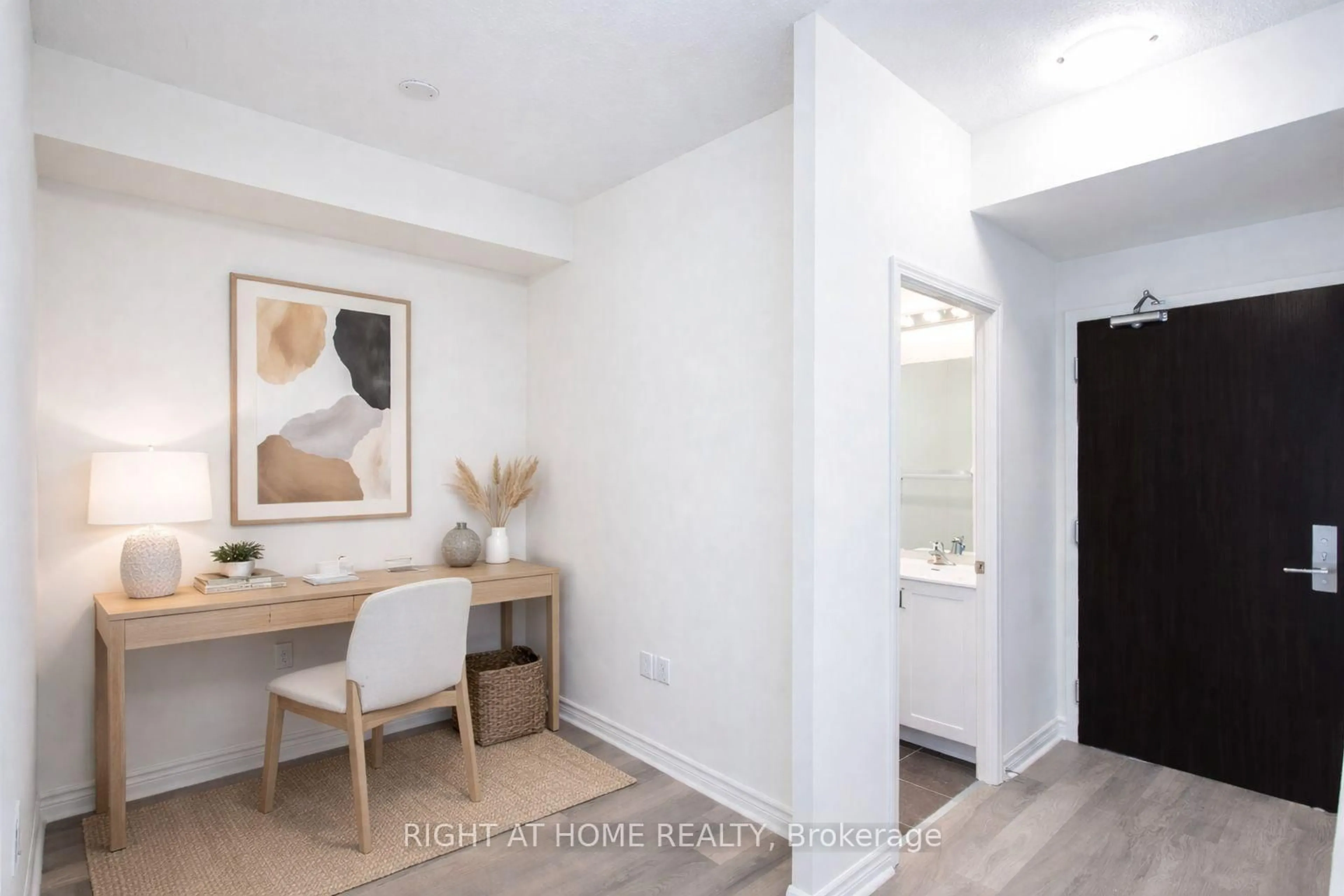 Indoor entryway for 39 Annie Craig Dr #1003, Toronto Ontario M8V 0H1