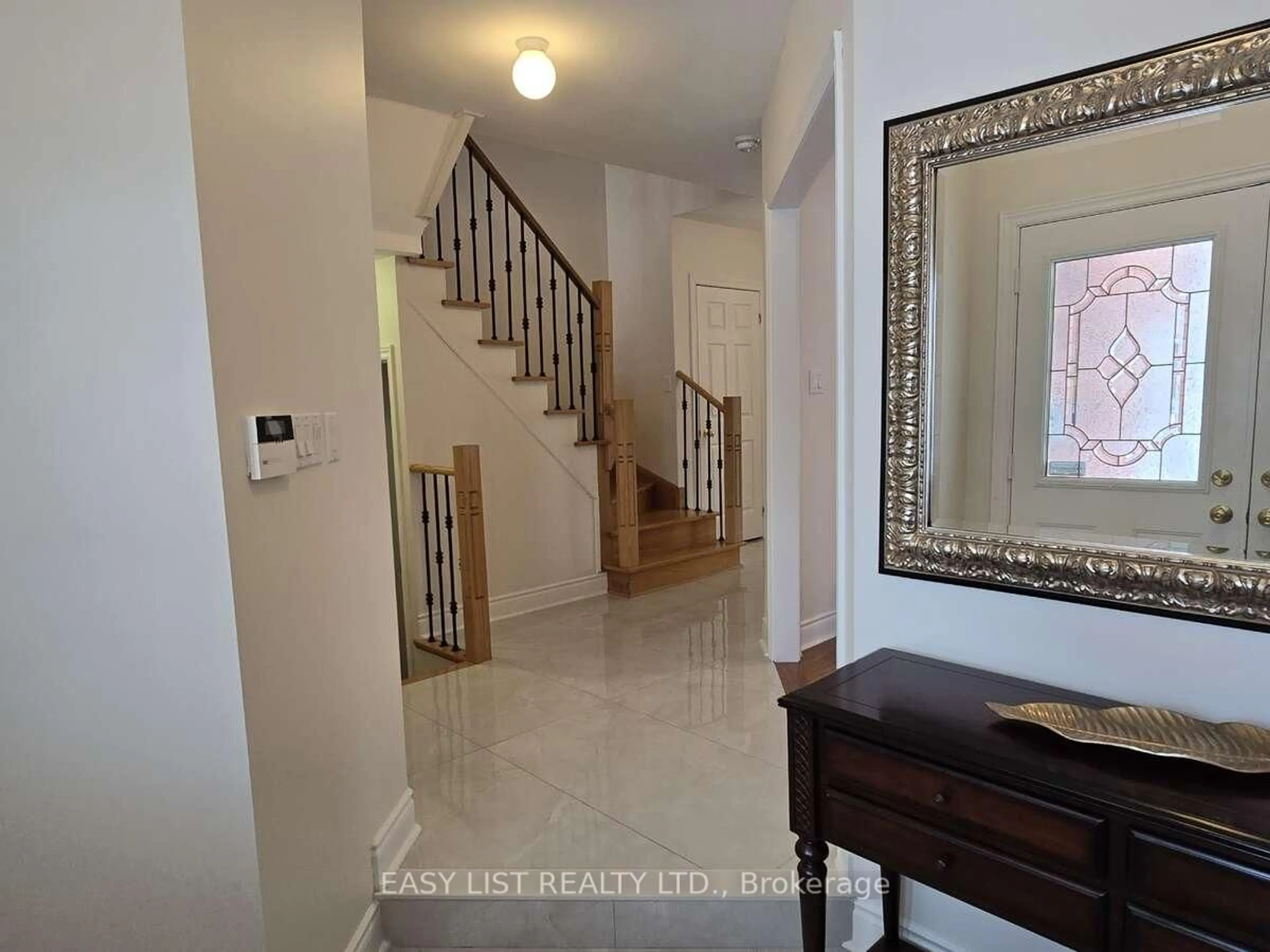 Indoor entryway for 15 Coolspring Cres, Caledon Ontario L7E 1W6