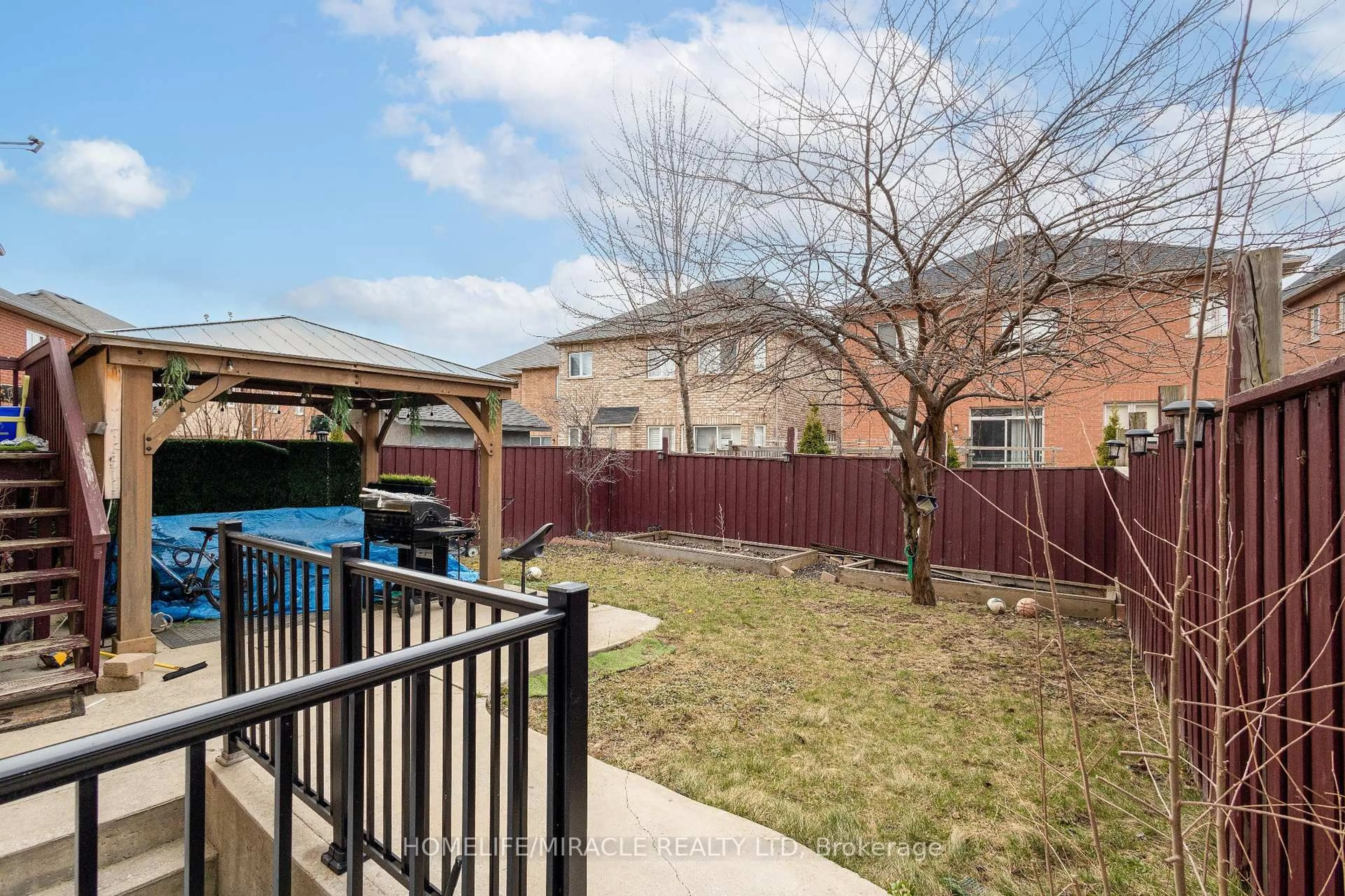 Patio, street for 12 Homeview Rd, Brampton Ontario L6P 2L9