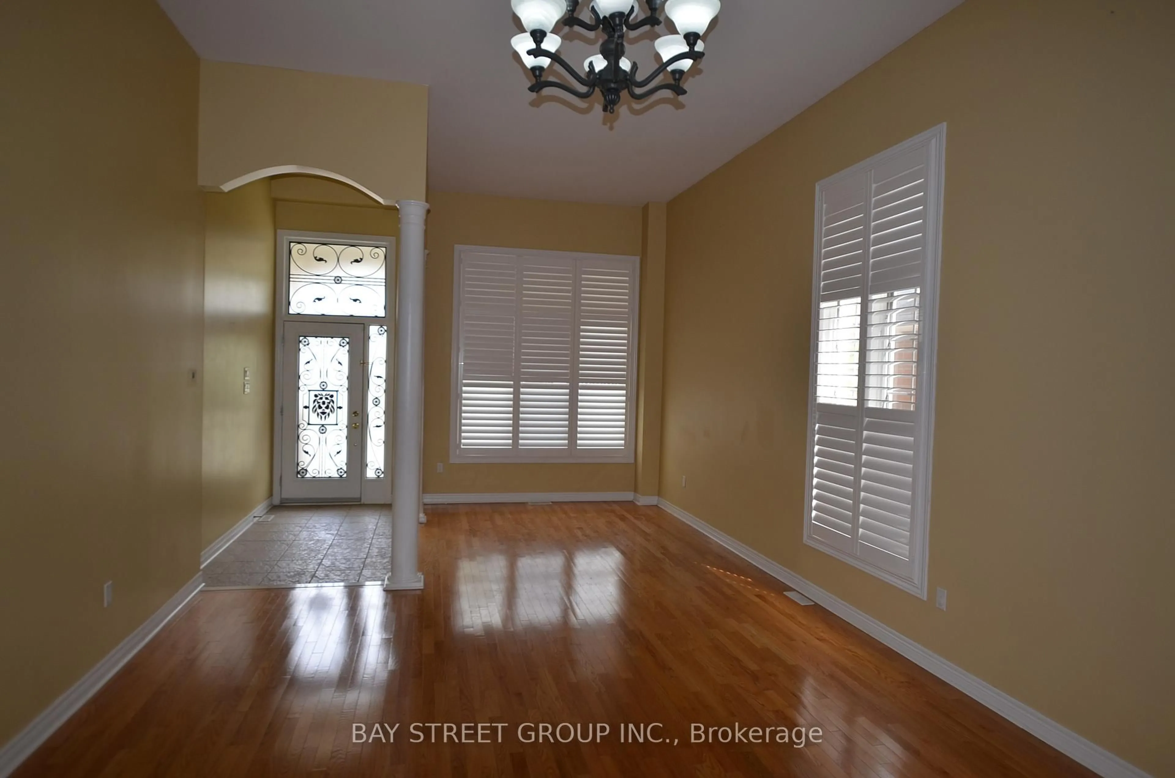 Unknown for 6 Everingham Circ, Brampton Ontario L6R 0R6